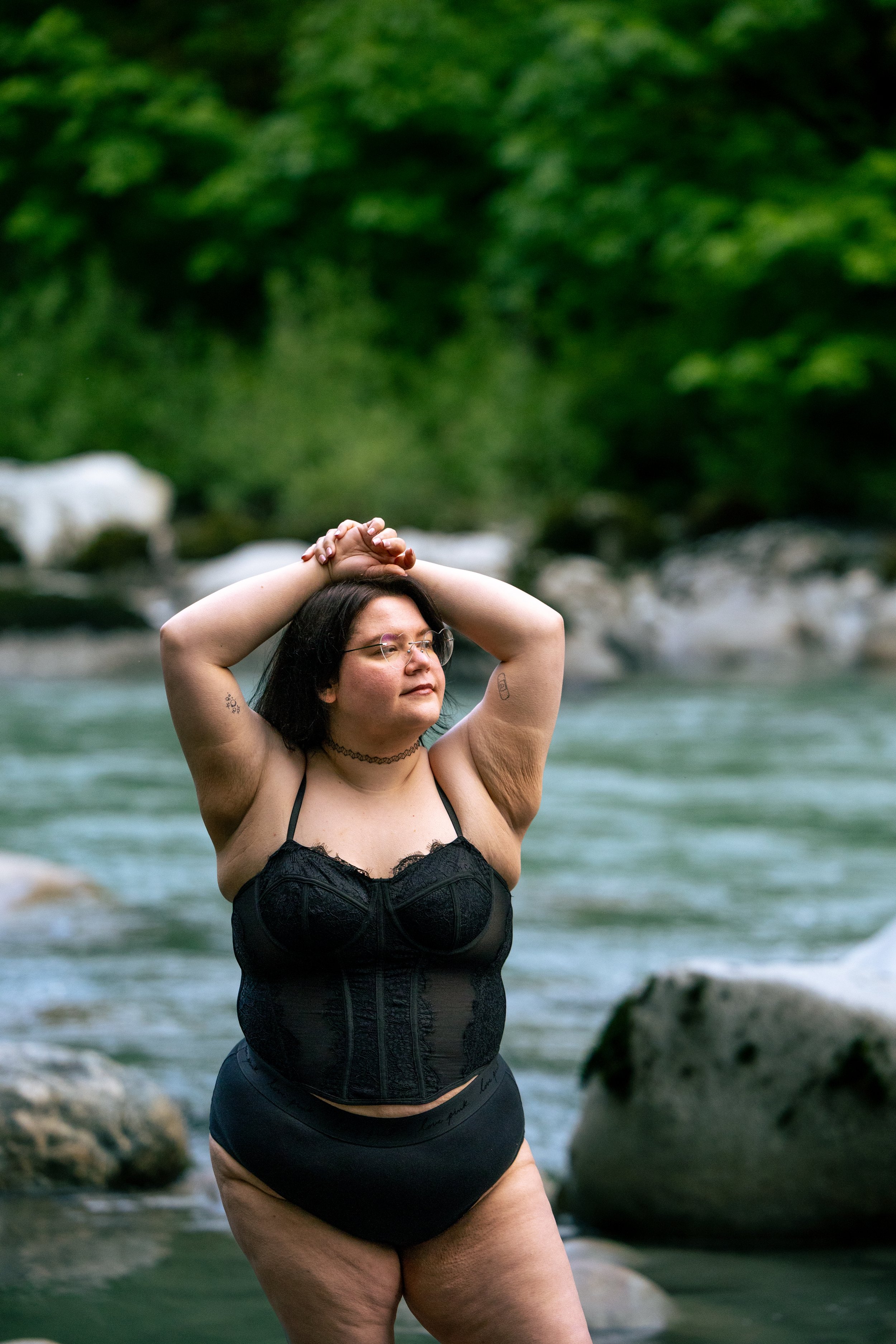 Laura-Brooks-Art-Plus-Size-Water-Outdoor-Boudoir-Seattle.jpg