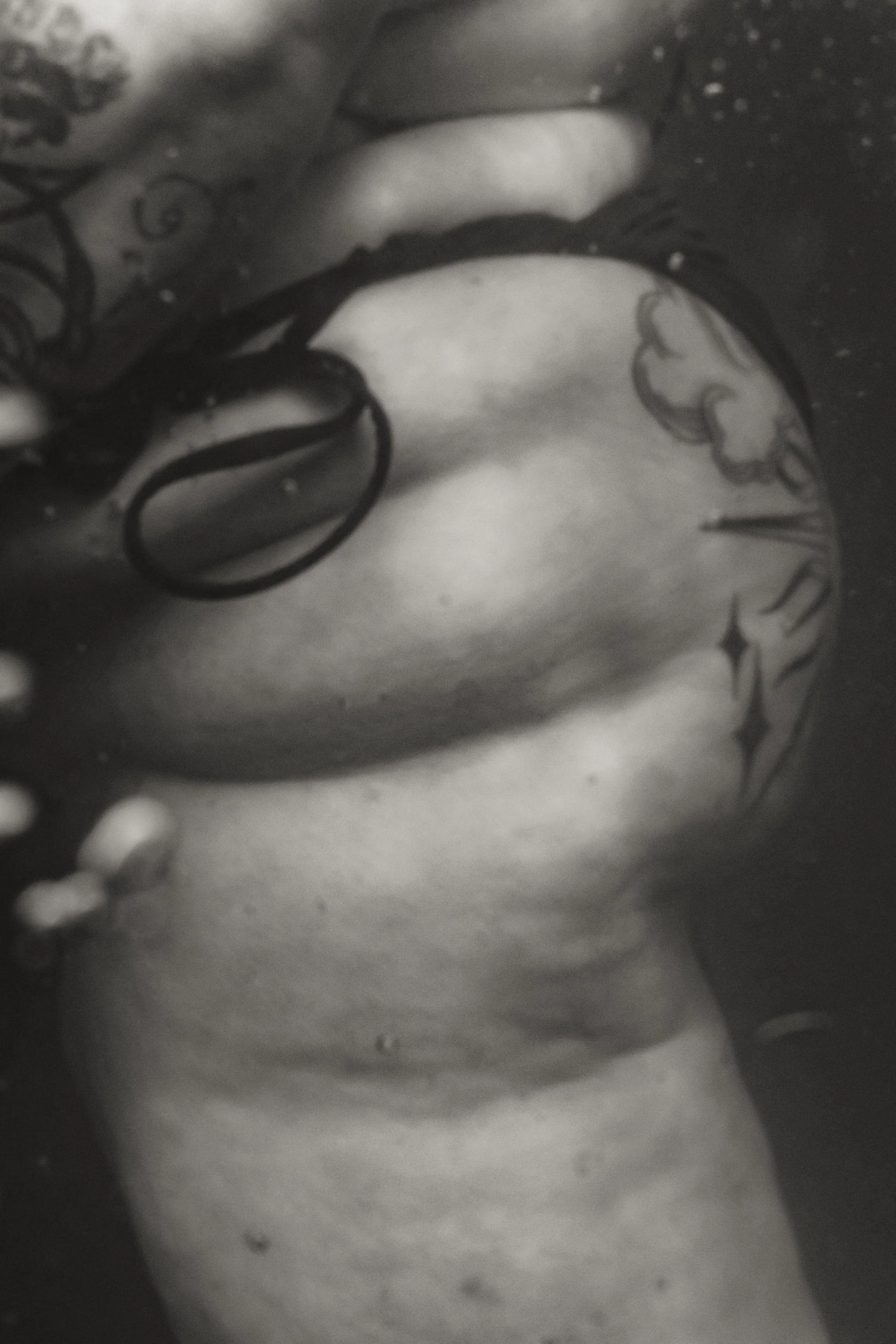 Laura-Brooks-Art-Underwater-Water-Boudoir-Seattle.jpg