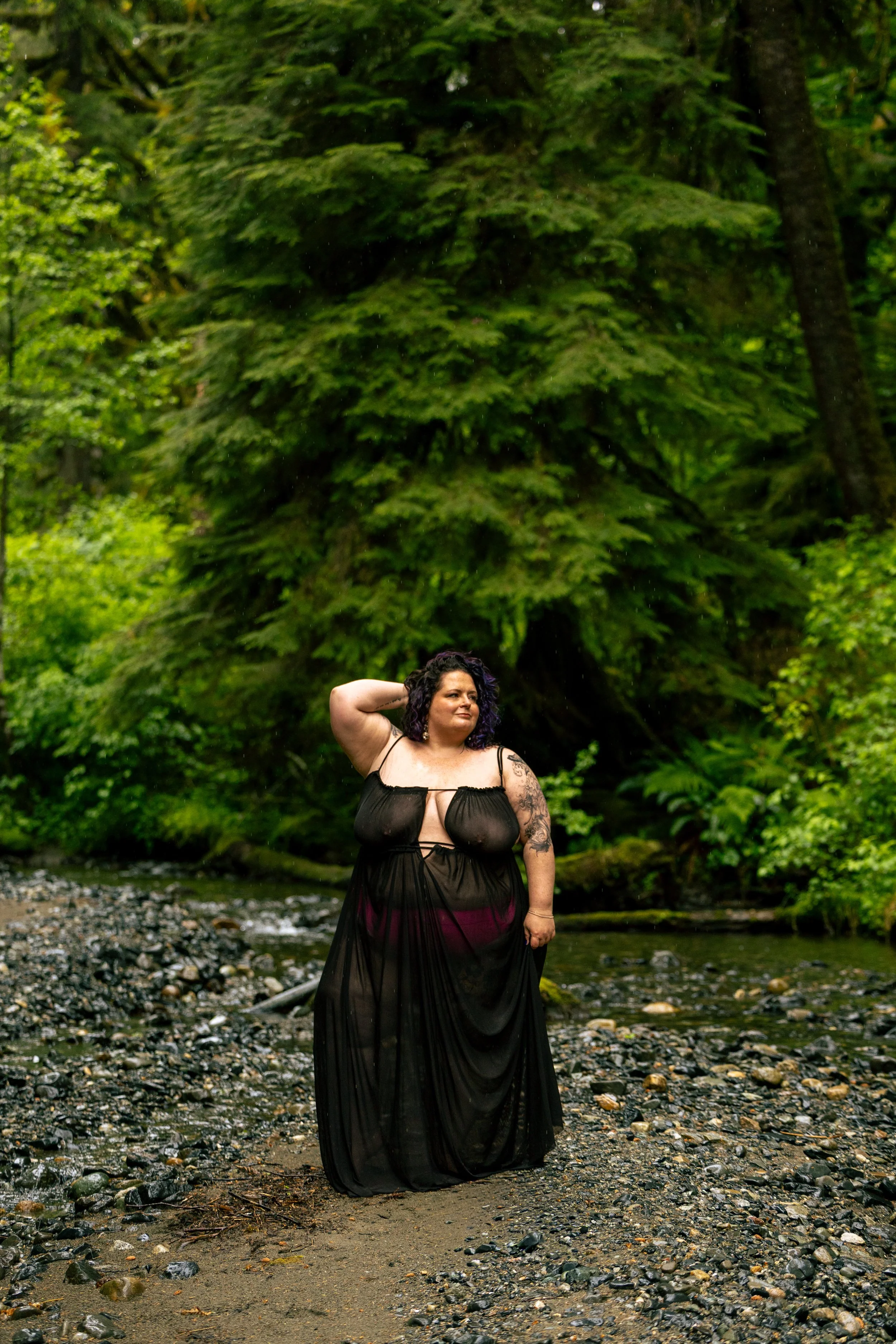 Laura-Brooks-Art-Plus-Size-Water-Outdoor-Boudoir-Seattle.jpg