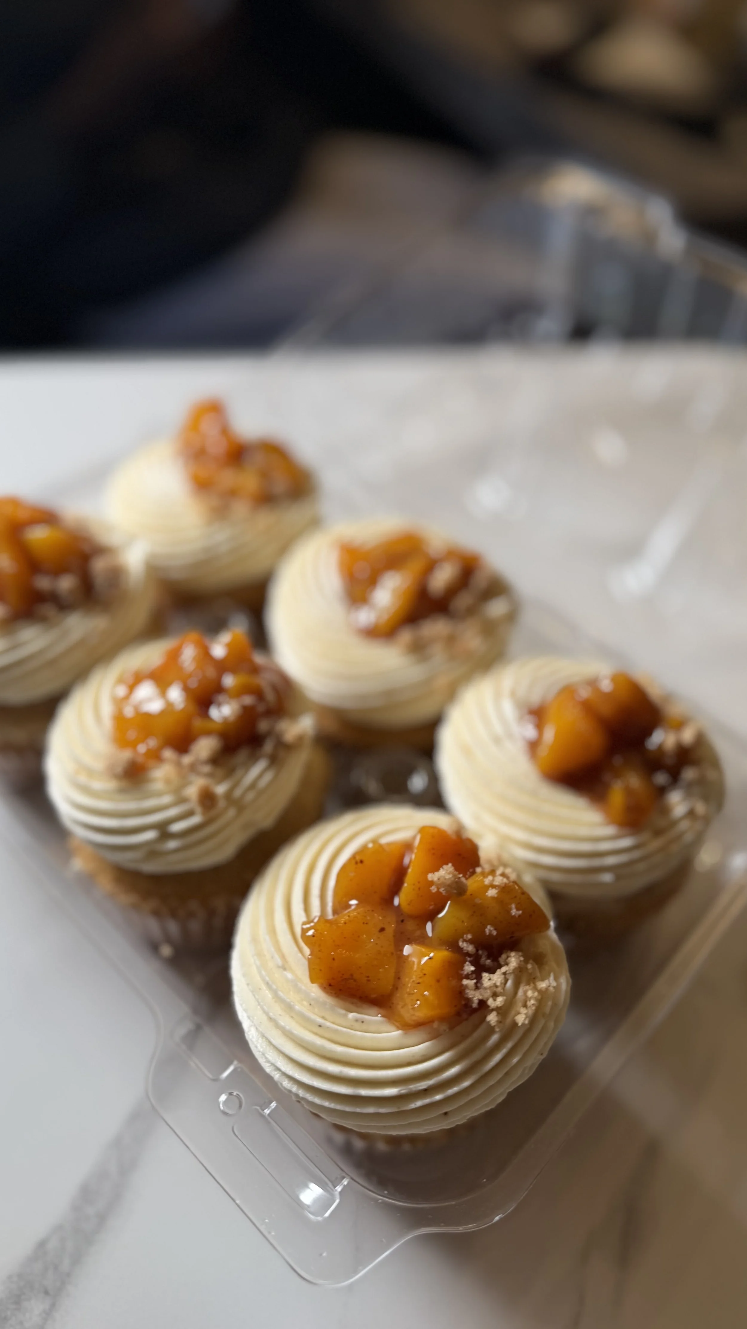Peach Cobbler Cupcakes