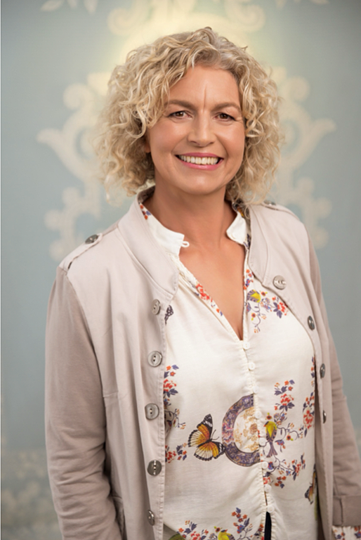 Lynn Morton Celebrant