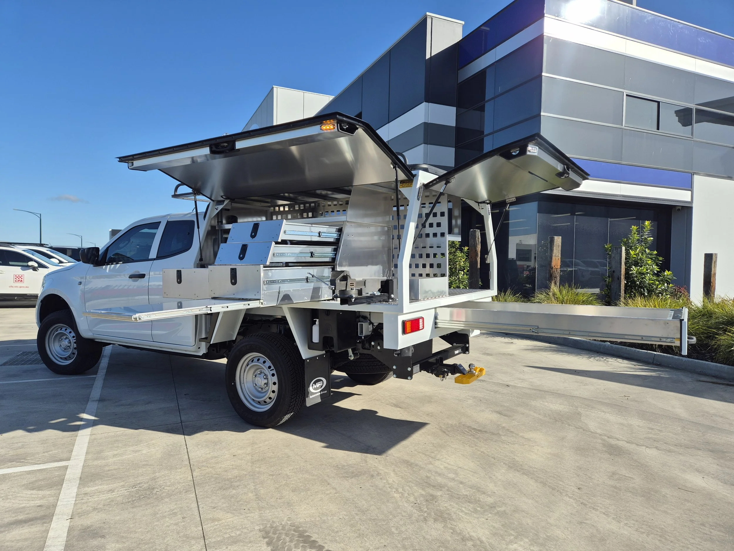 Why Are MFI Utility Service Body Vehicles Ideal for Trade Professionals?