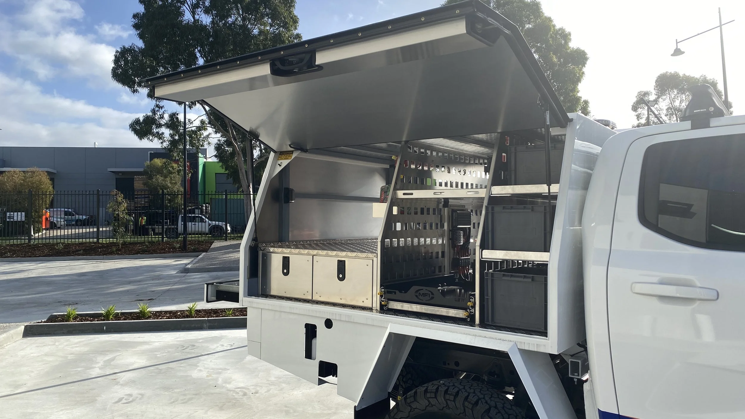 Pros and Cons of a cheap service body
