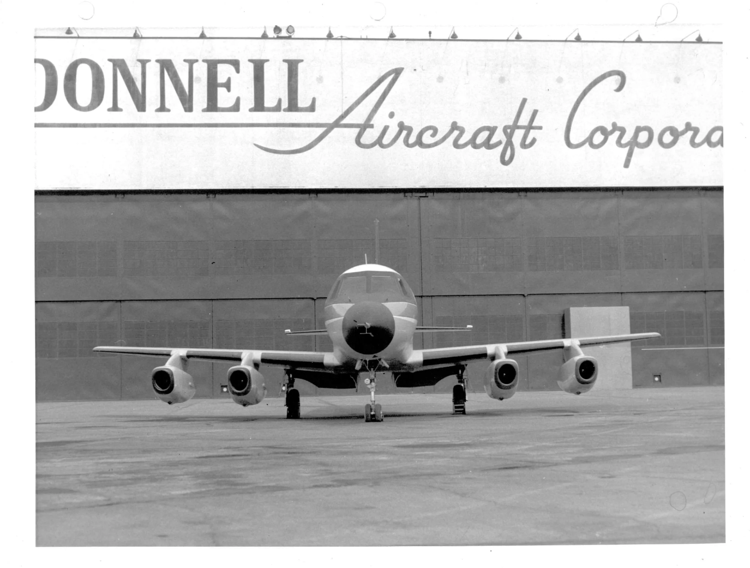 McDonnell 220 15.jpg