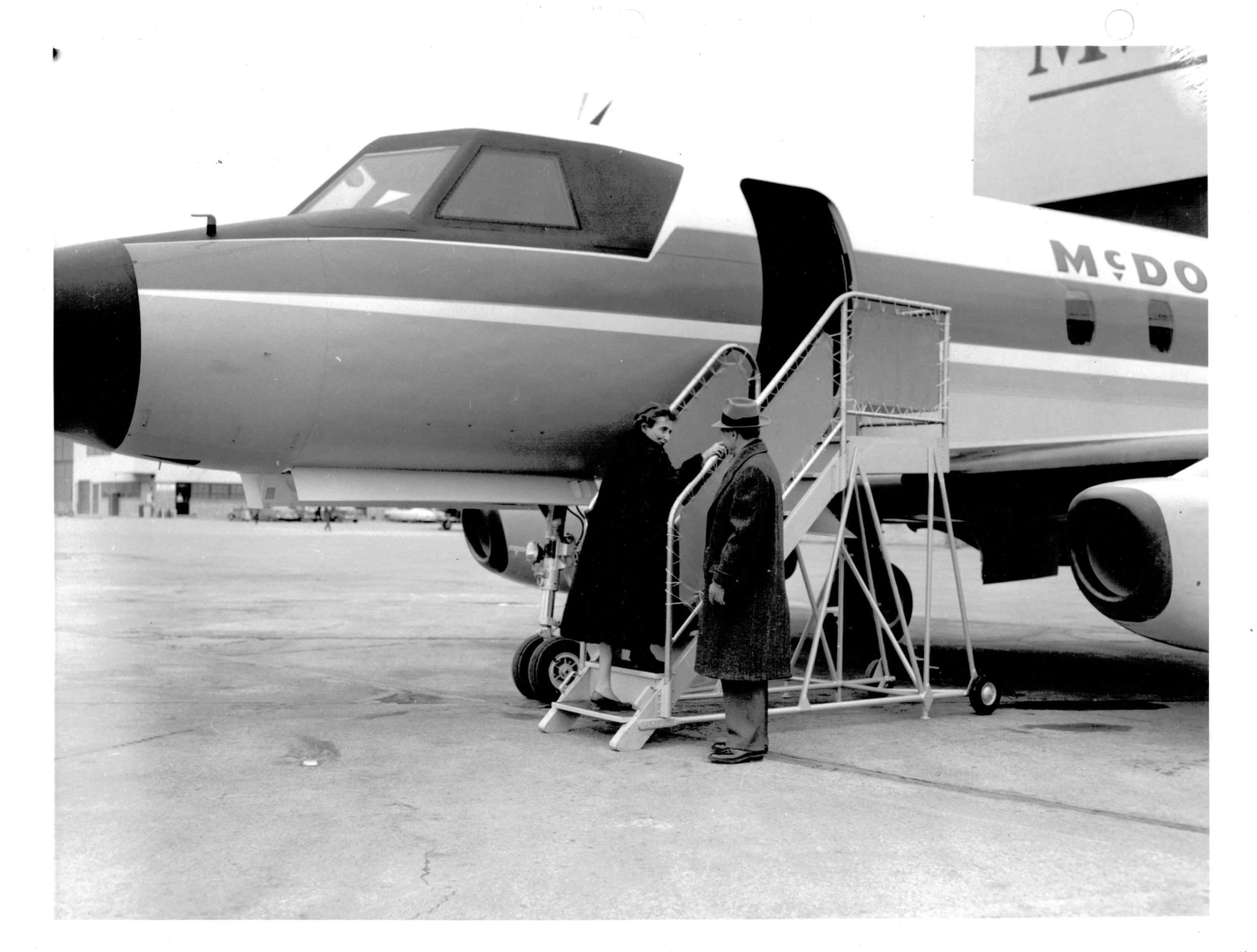 McDonnell 220 35.jpg