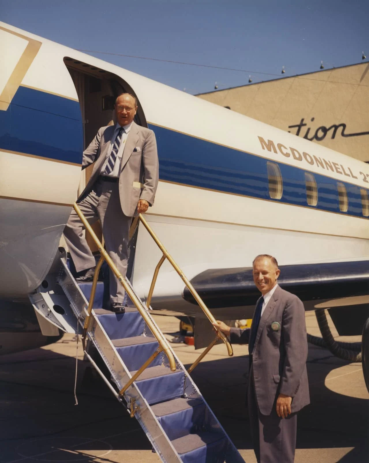 7_D4_C_3954_Jul-60_Model_220.jpg