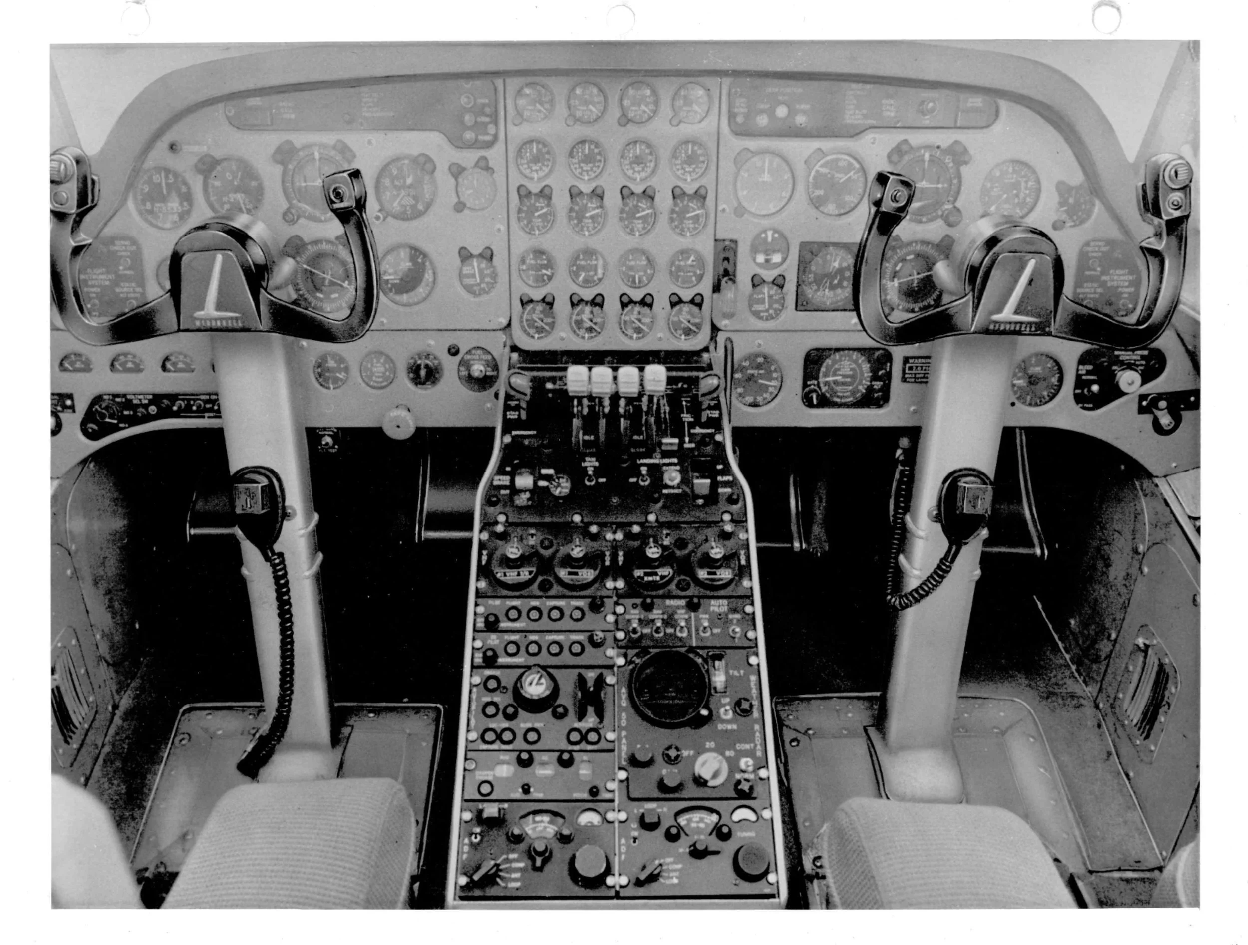 McDonnell 220 40.jpg