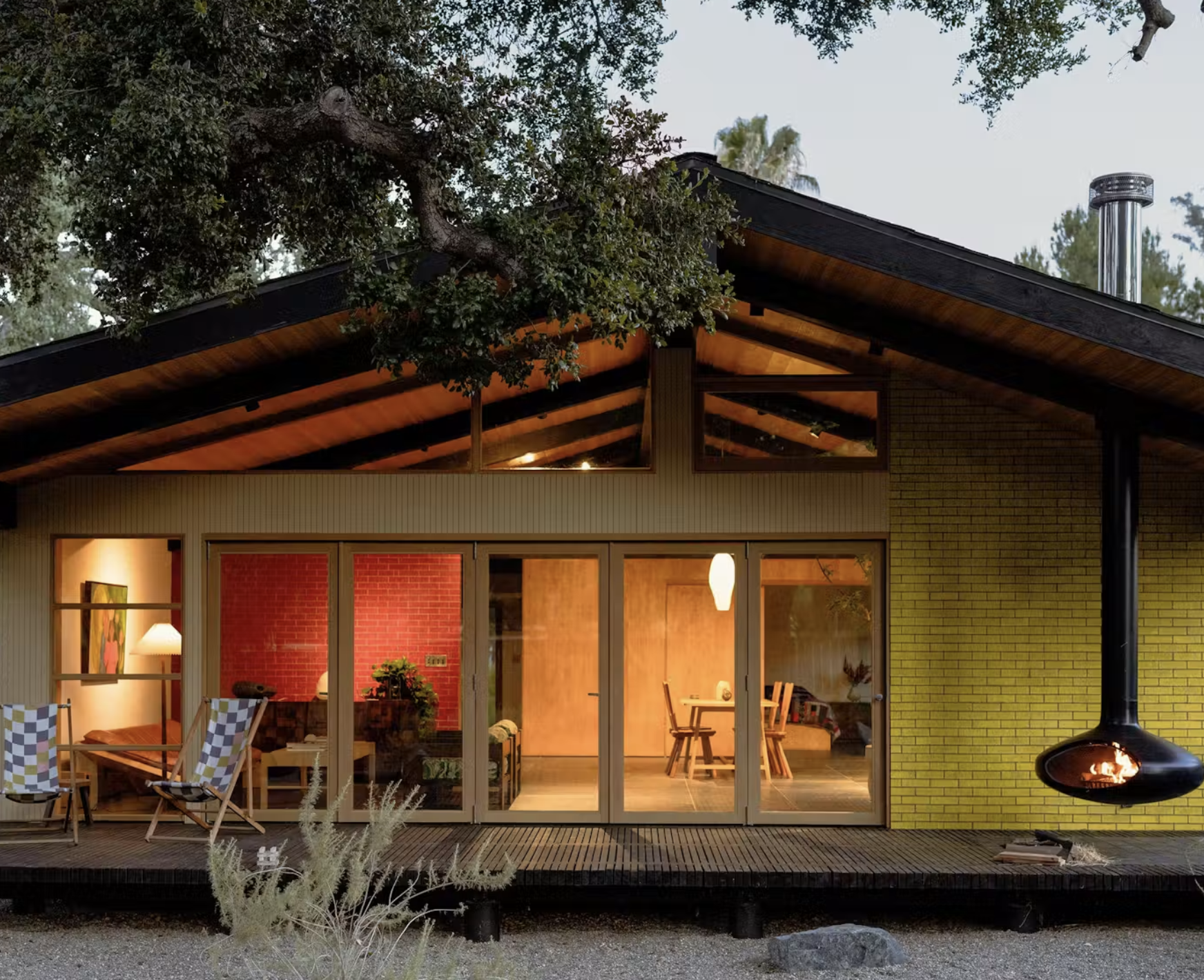 The Hummel House, a single-level mid-century ranch at 1105 North Signal Street in Ojai, California.