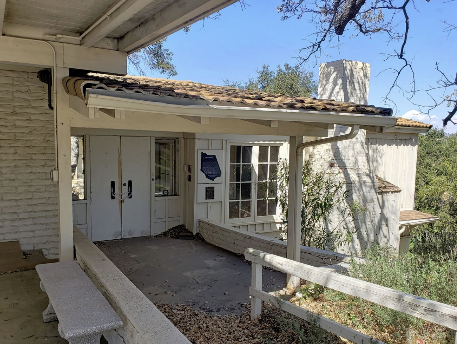 Cliff May, the Janss family, and the Conejo Oaks question