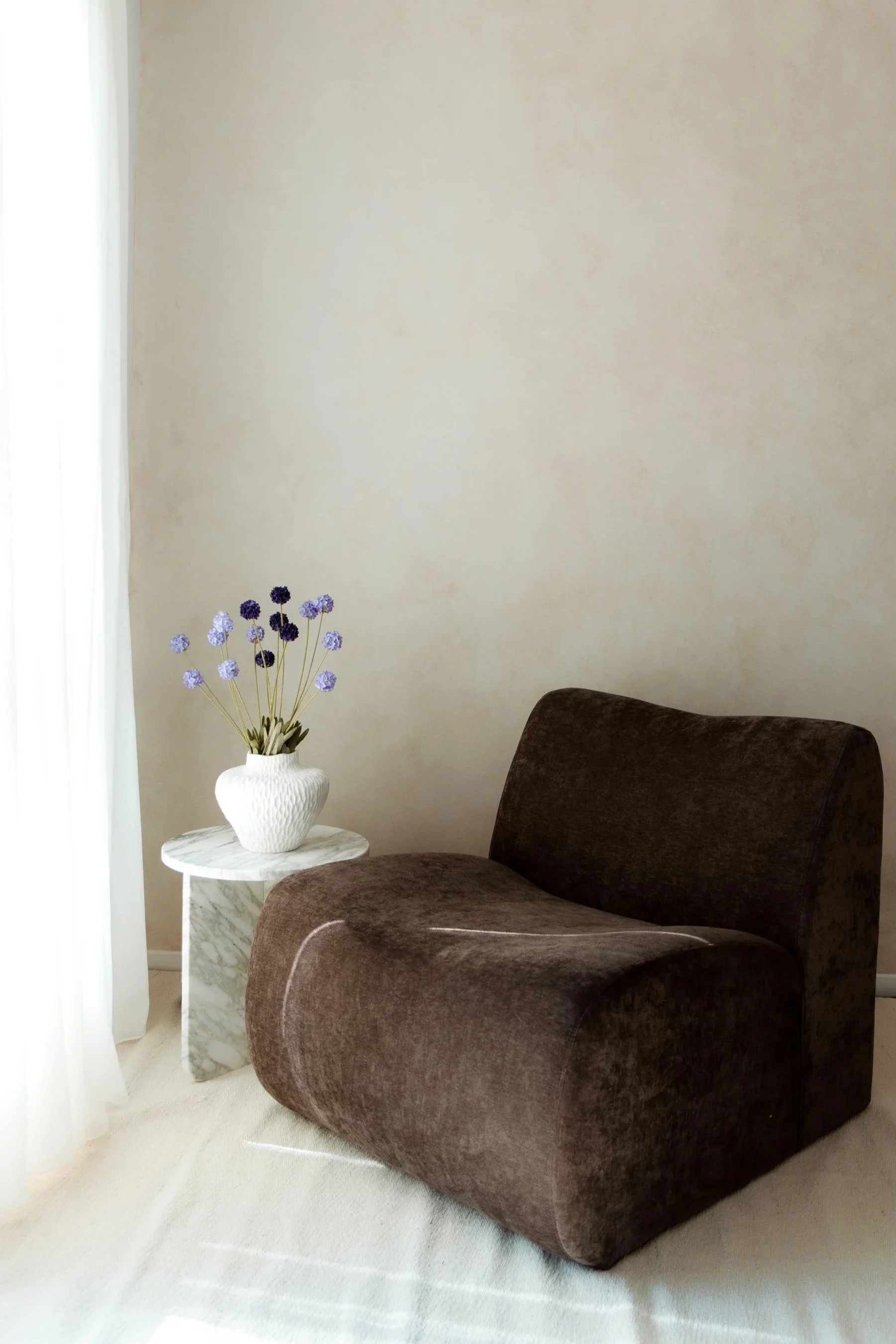 Natural light photography studio in Dandenong North, Melbourne, designed for relaxed maternity and newborn photography sessions.