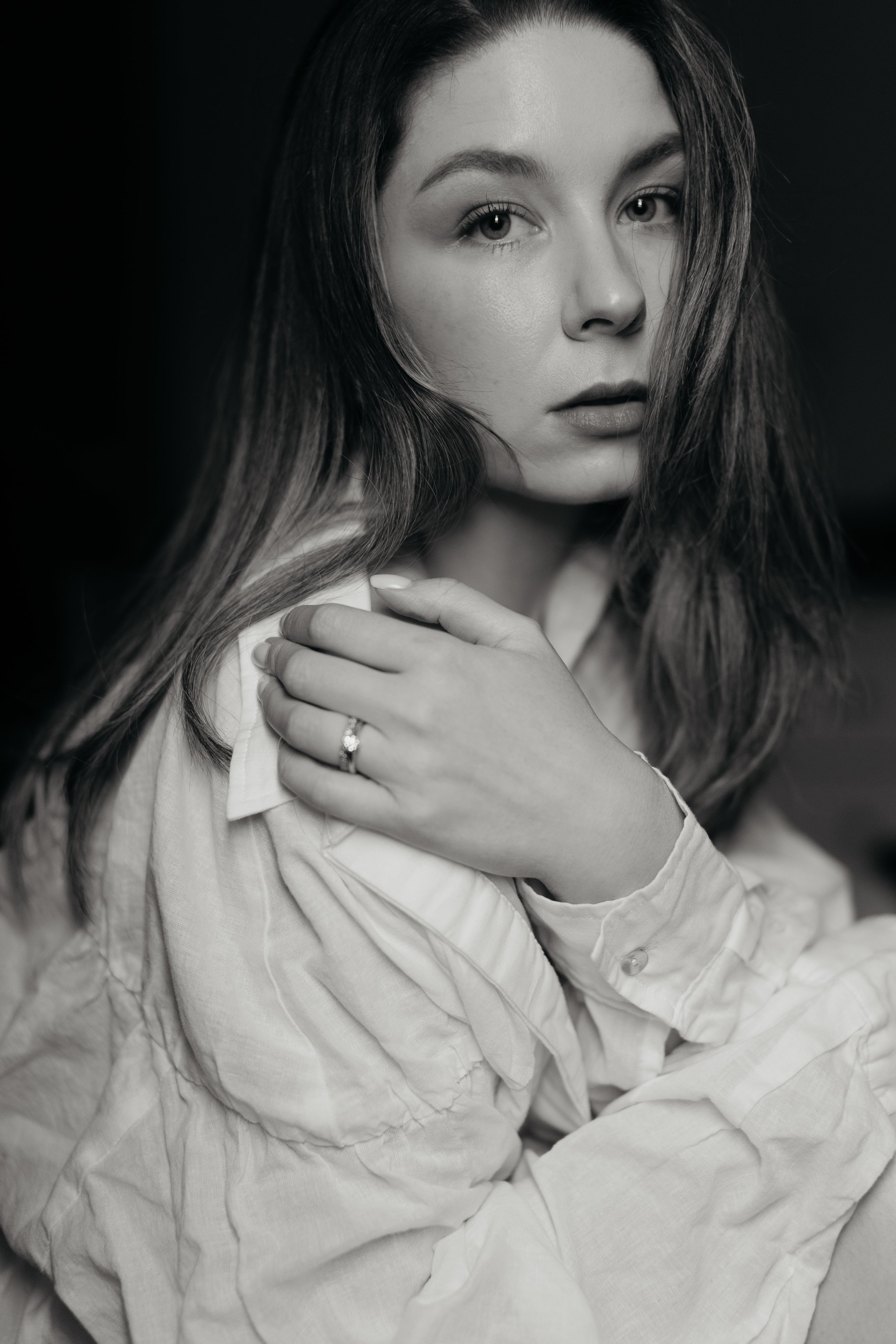 Portrait of Agata Lee, a Melbourne maternity, newborn and family photographer specialising in timeless editorial photography.