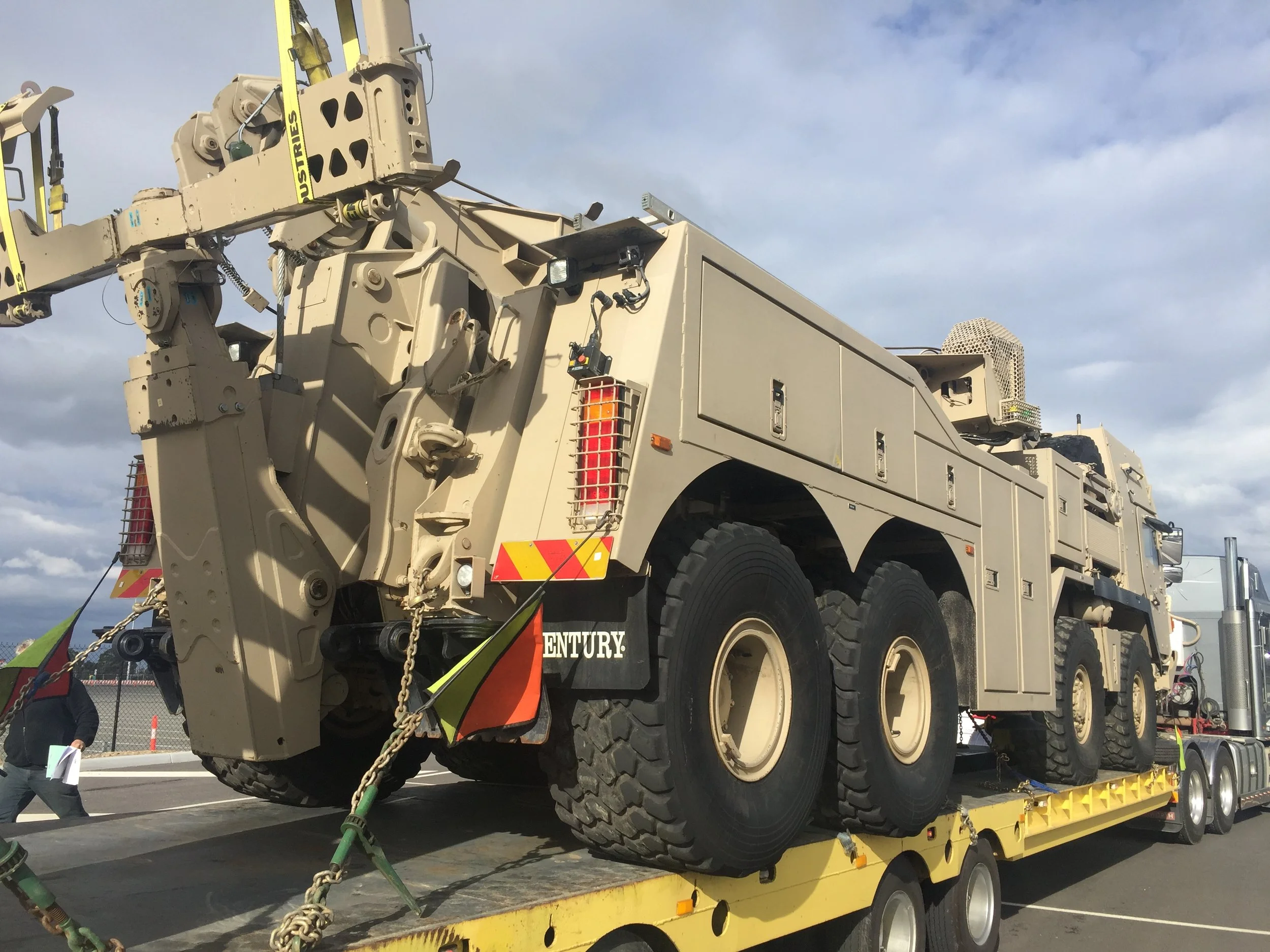 Army tank Tow Truck for export 2.jpeg