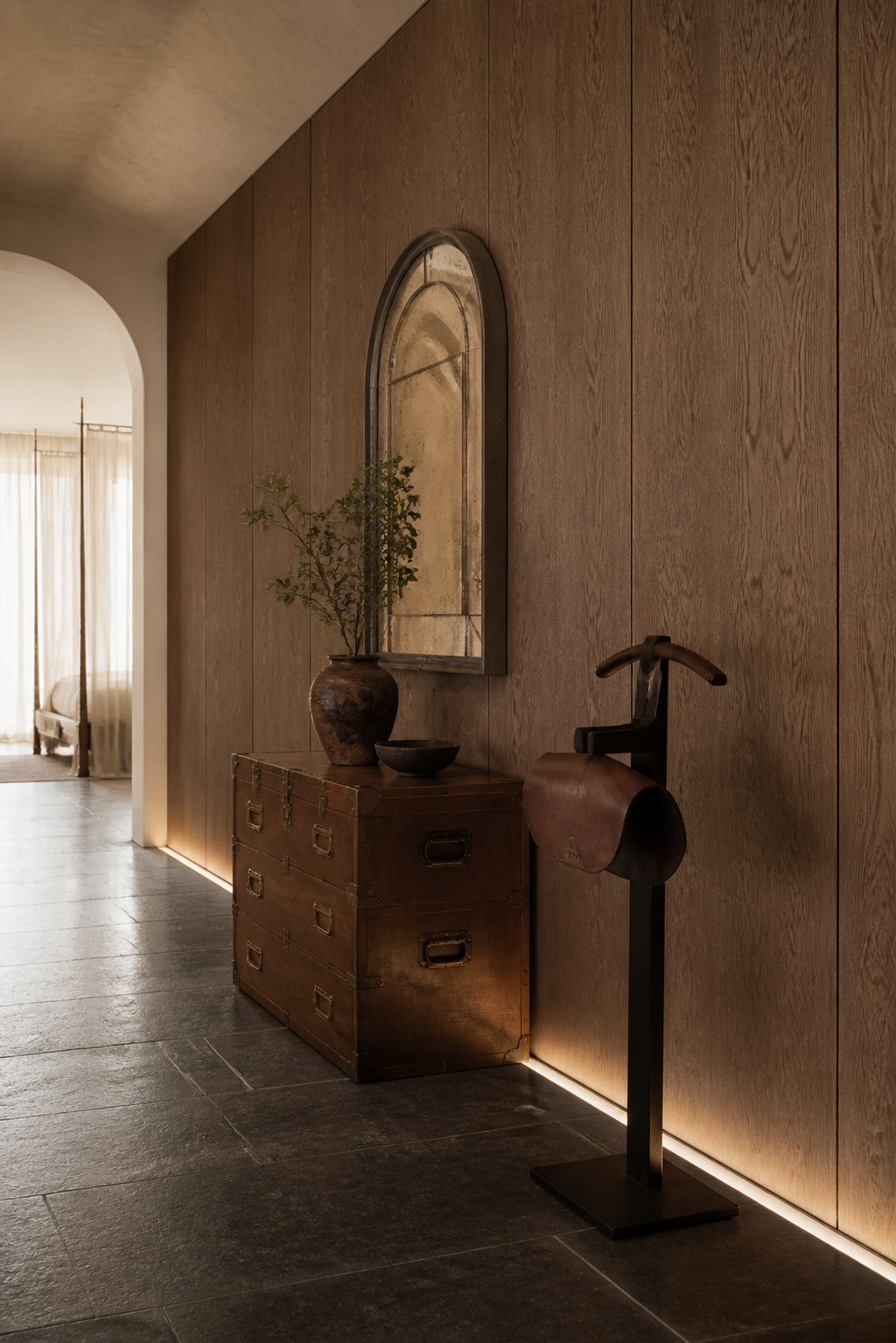 09-boutique-hotel-suite-entry-equal-width-vertical.png
