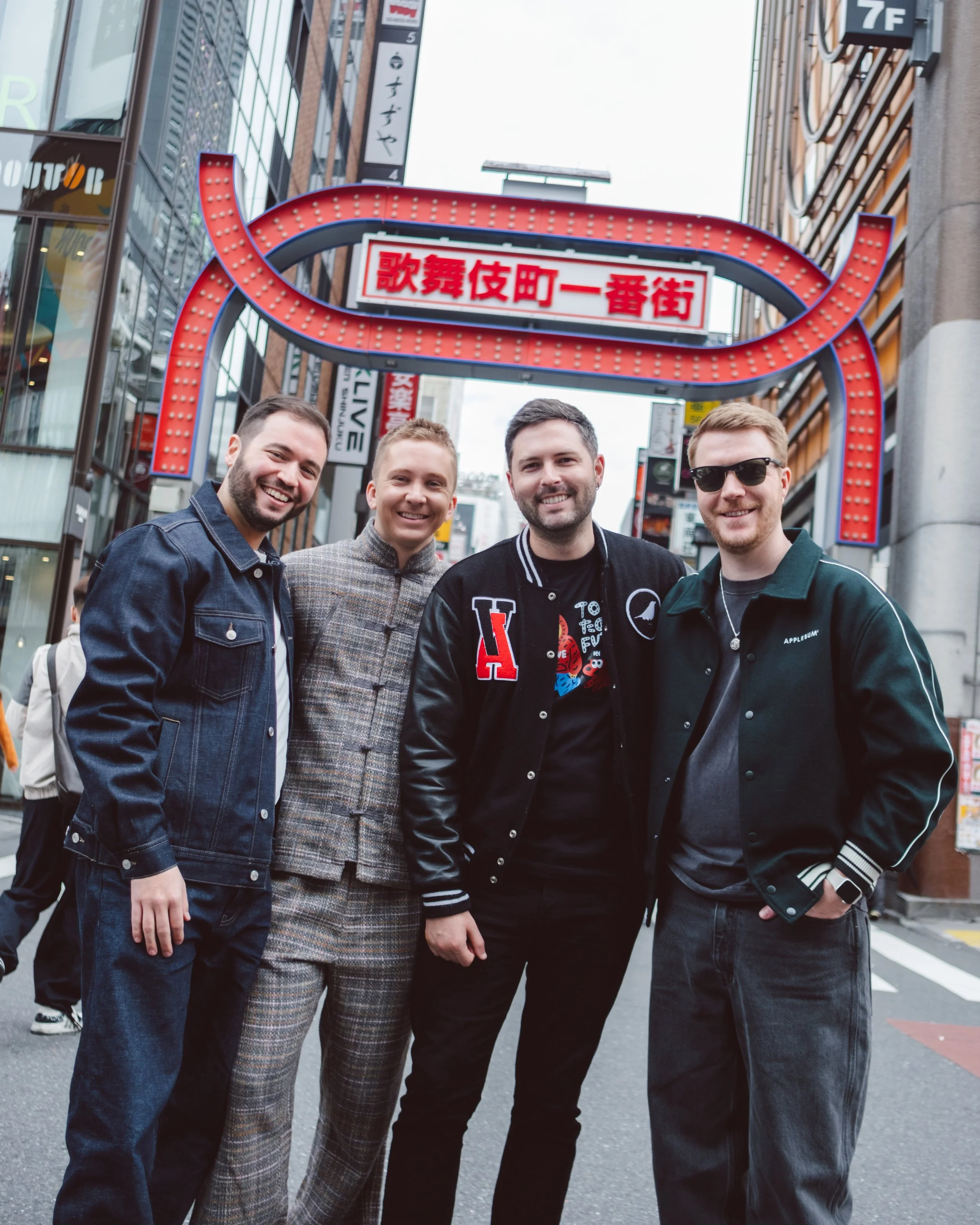 Private Family & Group Photo & Tour in Tokyo