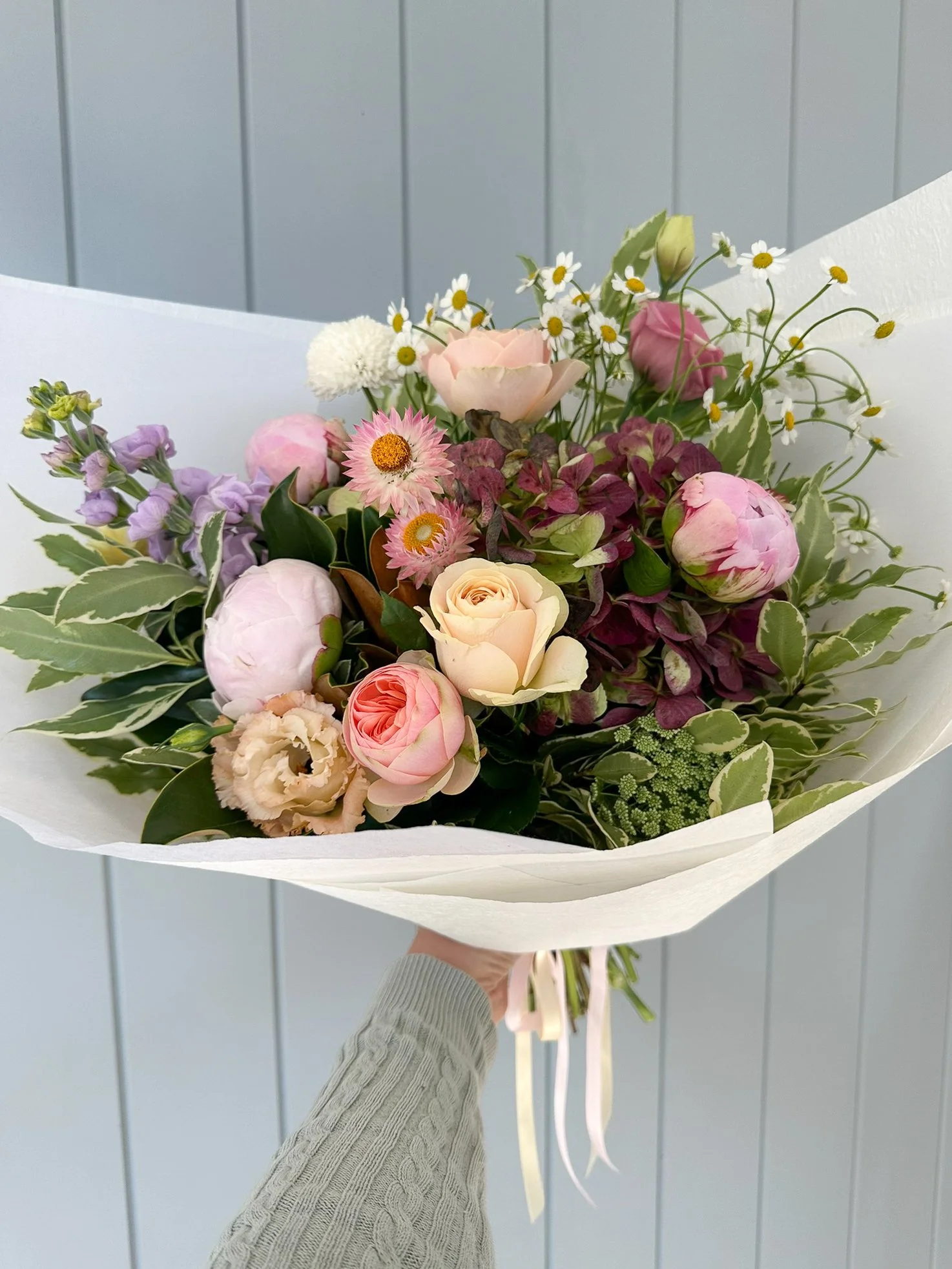 reverie-blooms-pastel-bouquet-peonies-burgundy-hydrangea.jpg