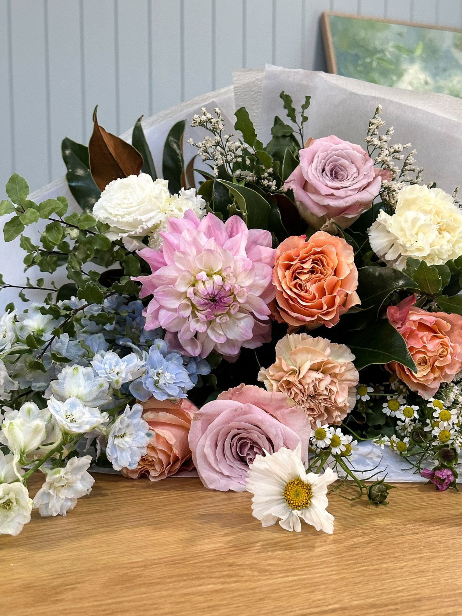 reverie-blooms-lavender-peach-rose-pink-dahlia-table.jpg