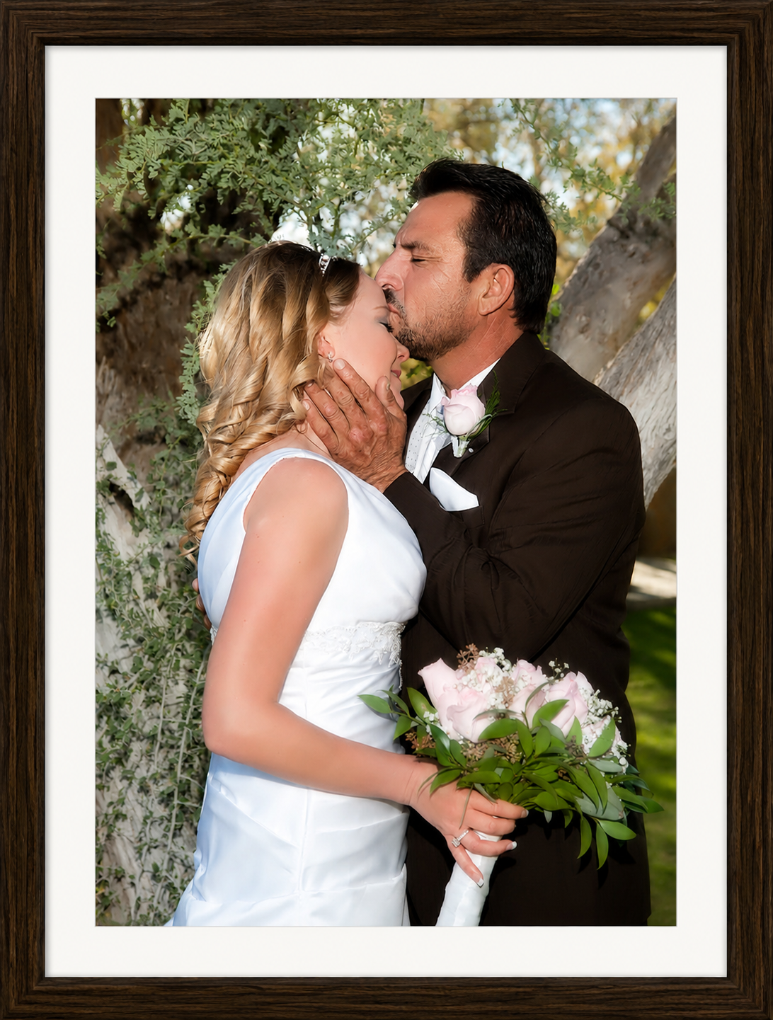 Framed Outdoor Wedding Portrait.png