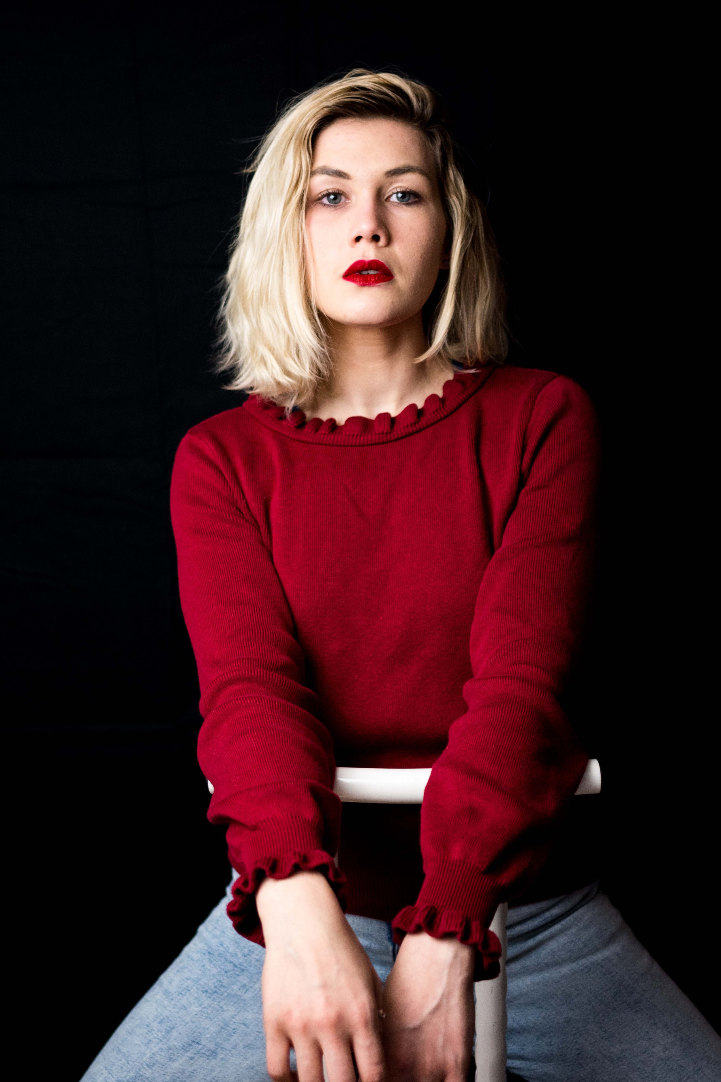 For one time a studio portrait with Manon