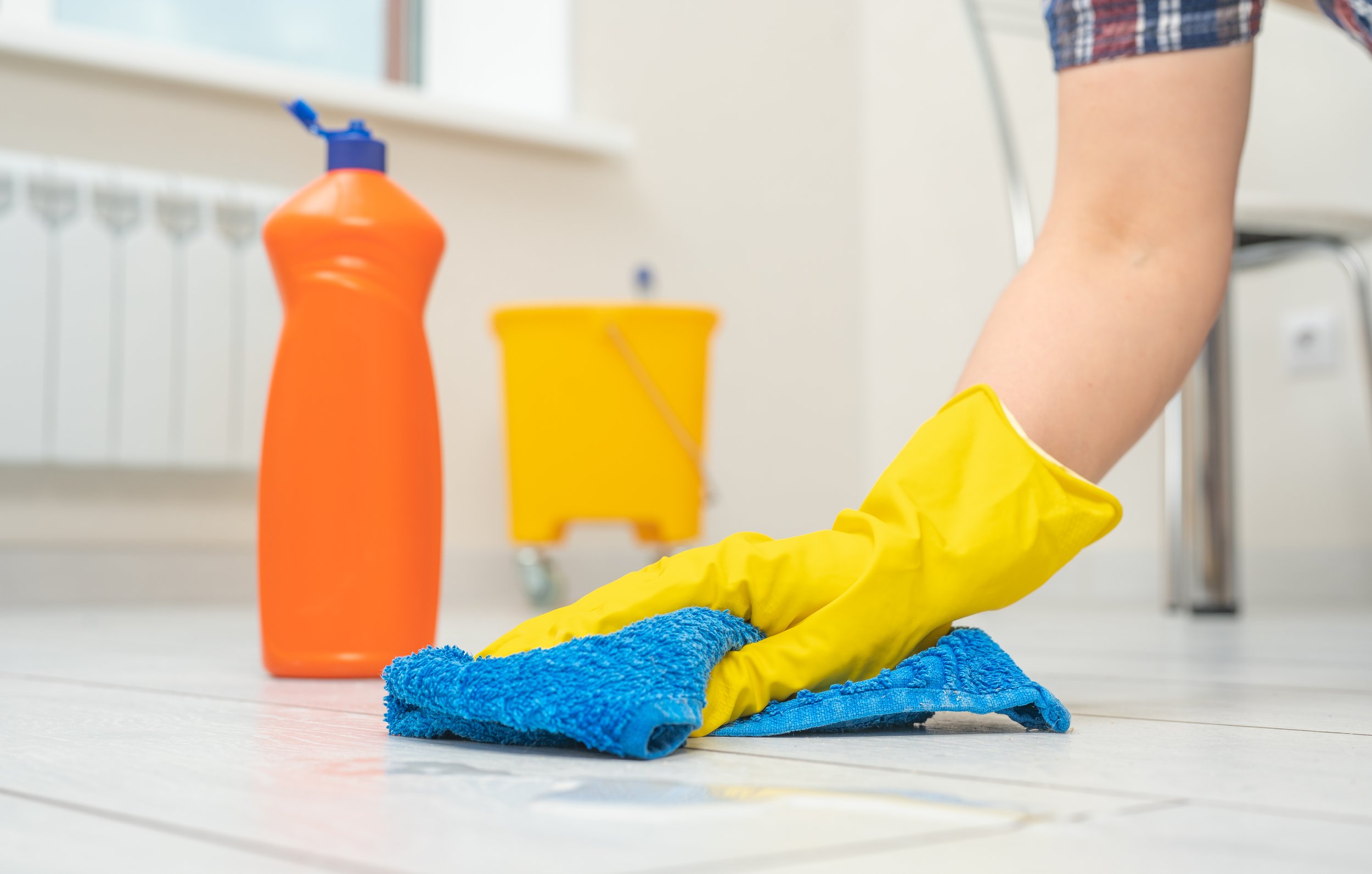 1 DEEP CLEANING + 2 TOUCH-UP CLEANINGS PER MONTH