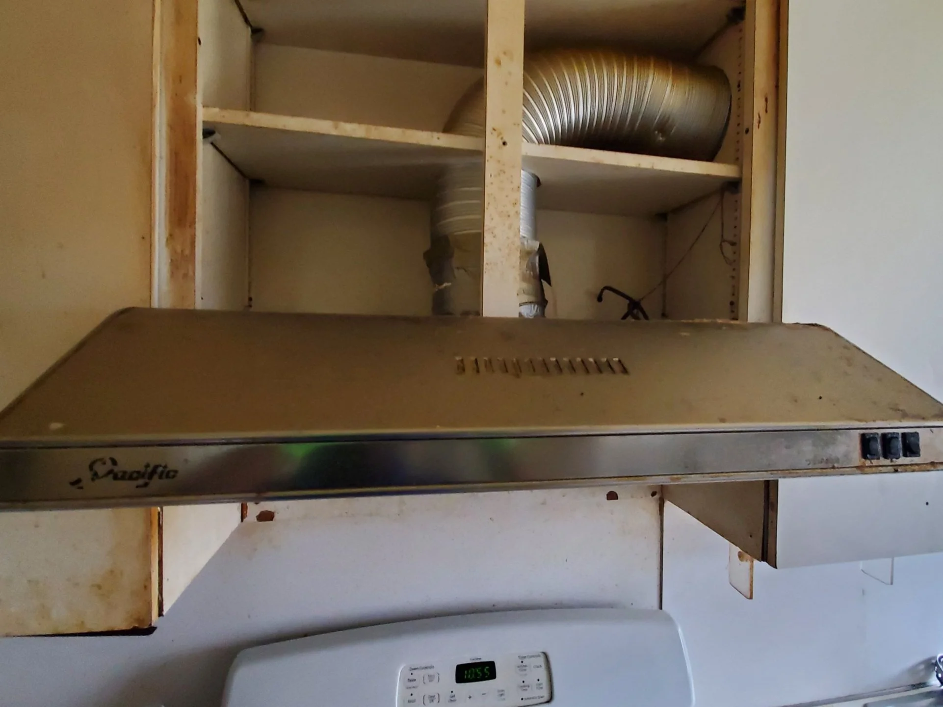 The Greasy Stove Hood - BEFORE CLEAN-UP
