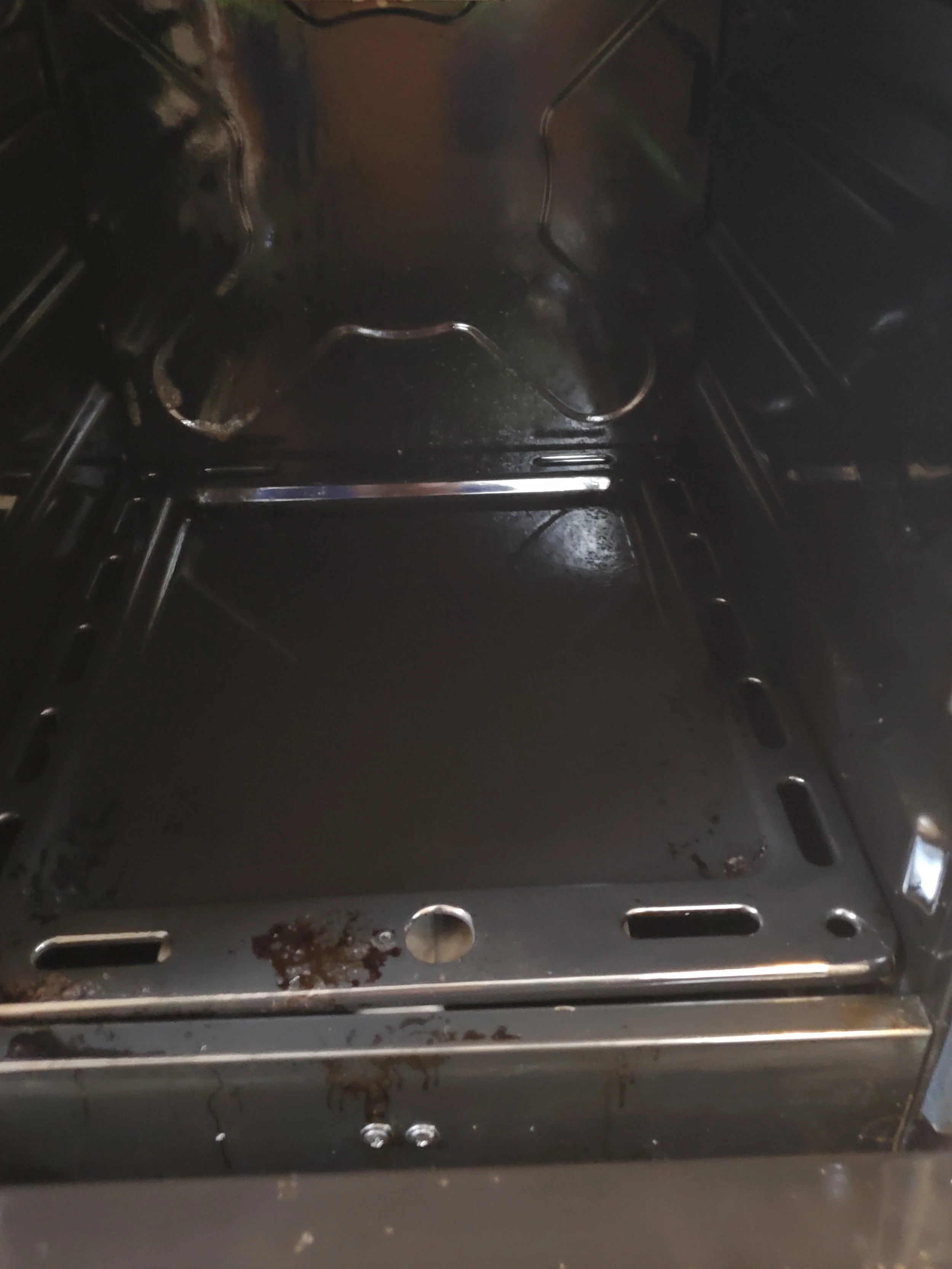 Oven interior after burnt food was cleaned - AFTER DEEP CLEANING