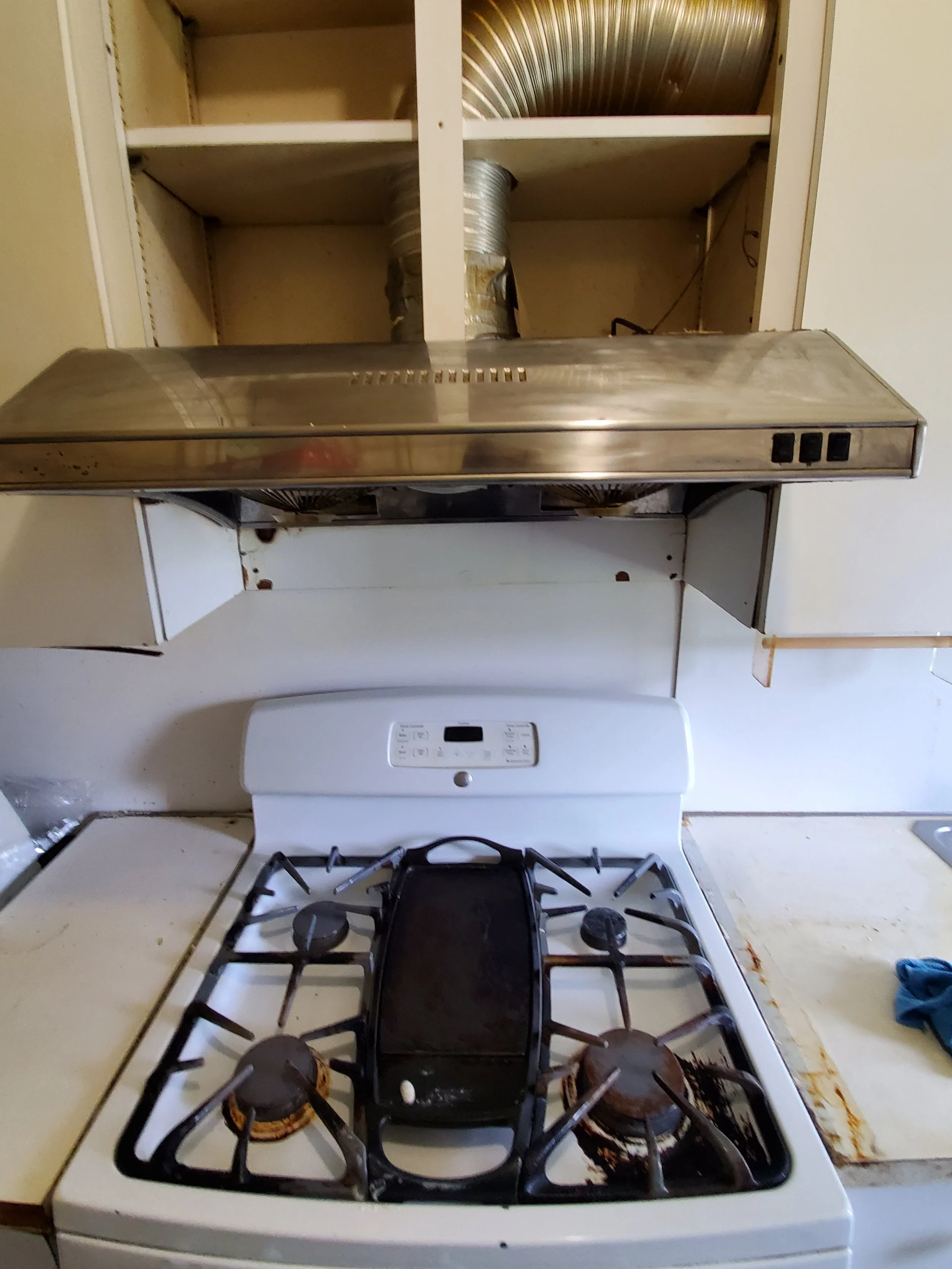The Greasy Stove Hood - AFTER CLEAN-UP