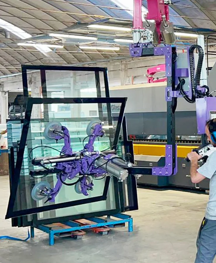 Manipolatori Industriali per la movimentazione di VETRI