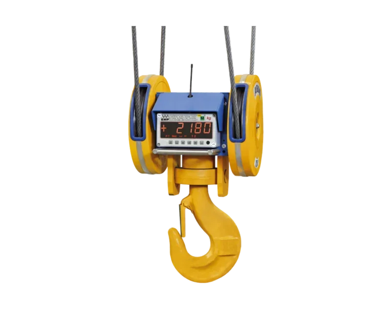 Un paranco girevole con display digitale e gancio giallo, utilizzato per sollevare oggetti pesanti.