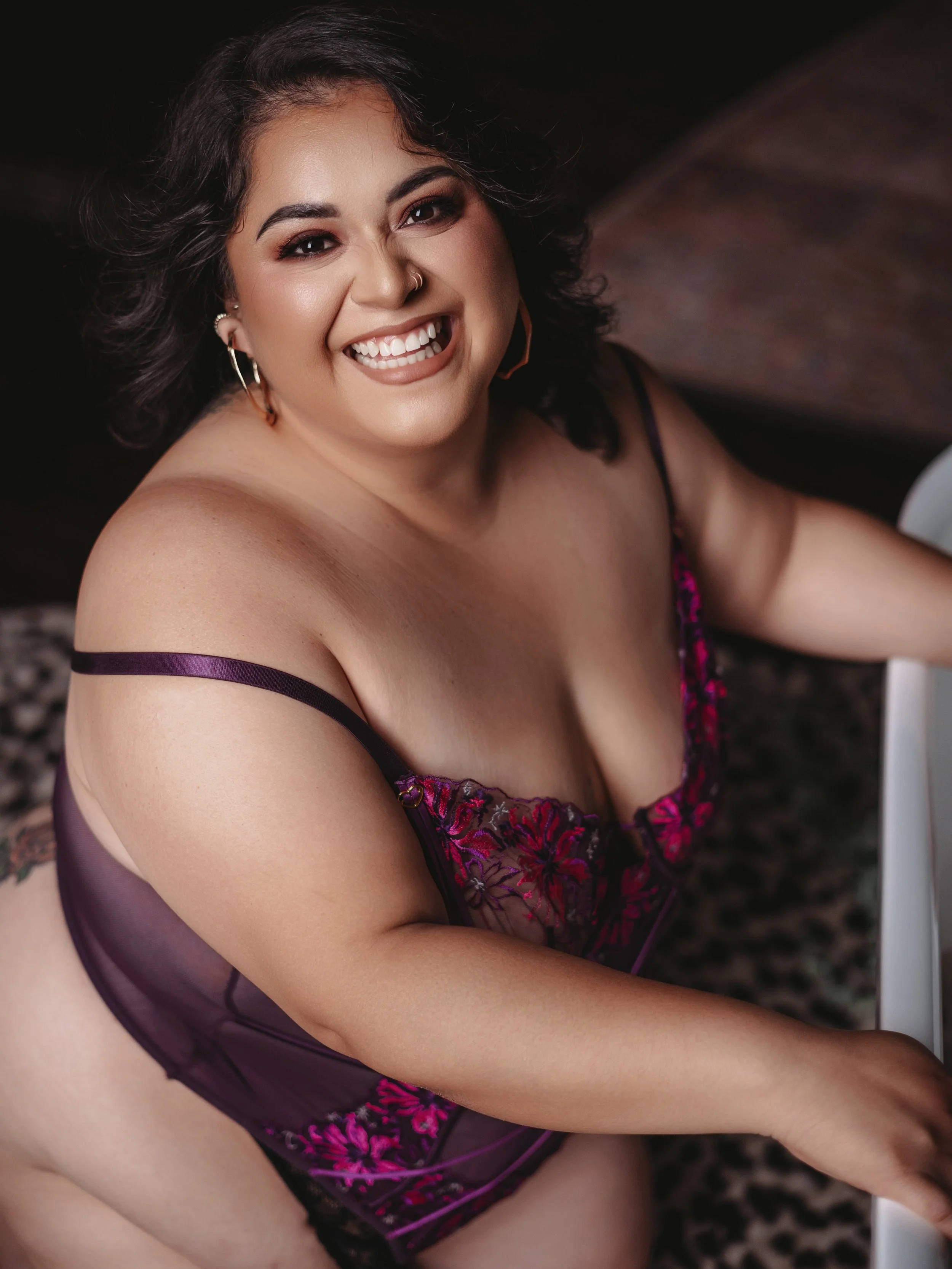Something consistent with my work and what you see is&hellip;JOY! 🥹

I loveeeee having women come into the studio and really feel so comfortable that they can express themselves in any way they want! Because my biggest goal is for you to connect bac