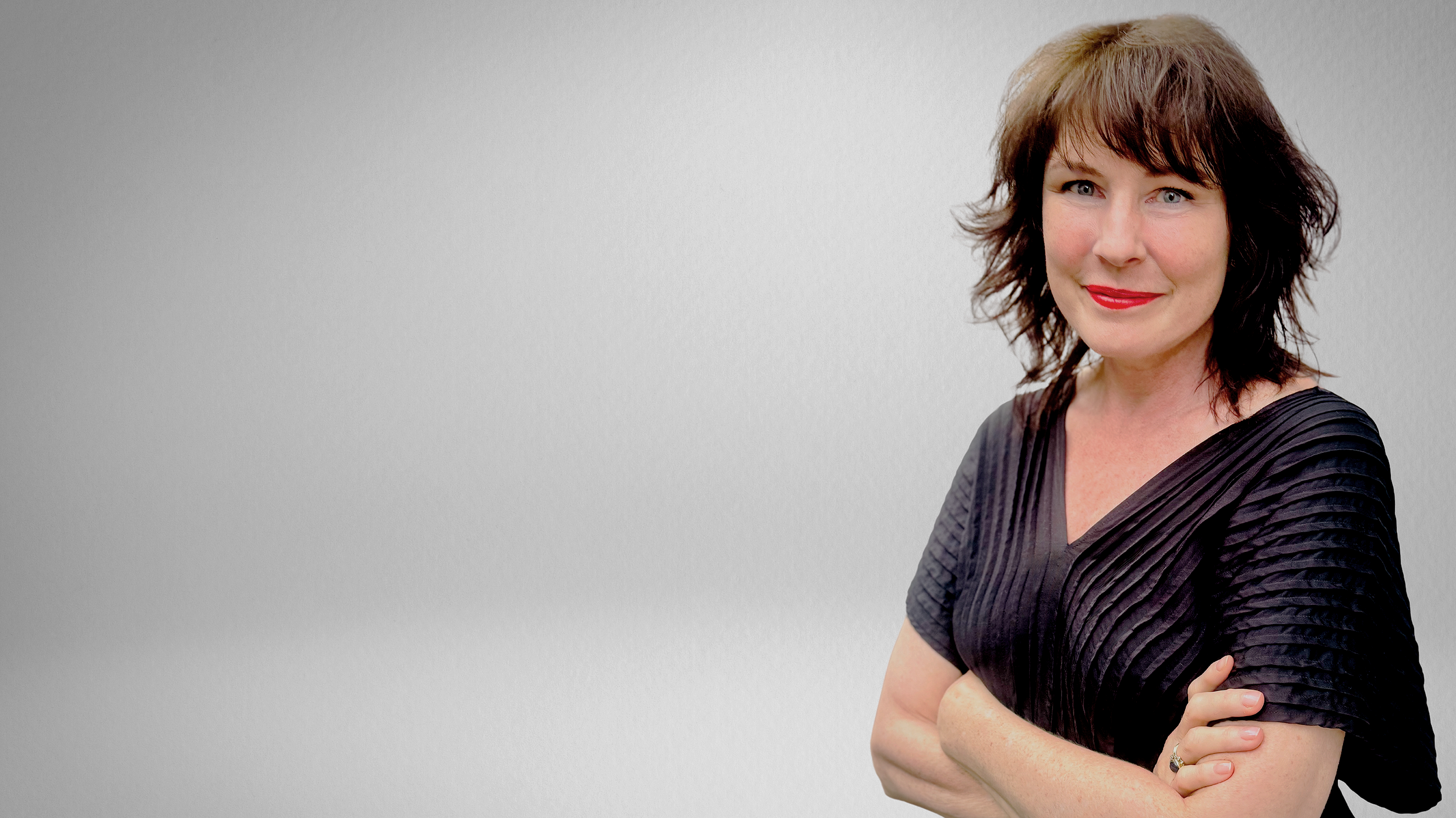 Amy Plum, author of bestselling young adult novels including The Die For Me series, the DREAMFALL series and the AFTER THE END series