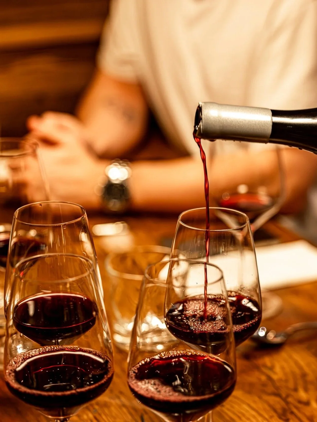 Excellents Vins locaux - Au 17 La Buvette - Restaurant traditionnel à Morgins