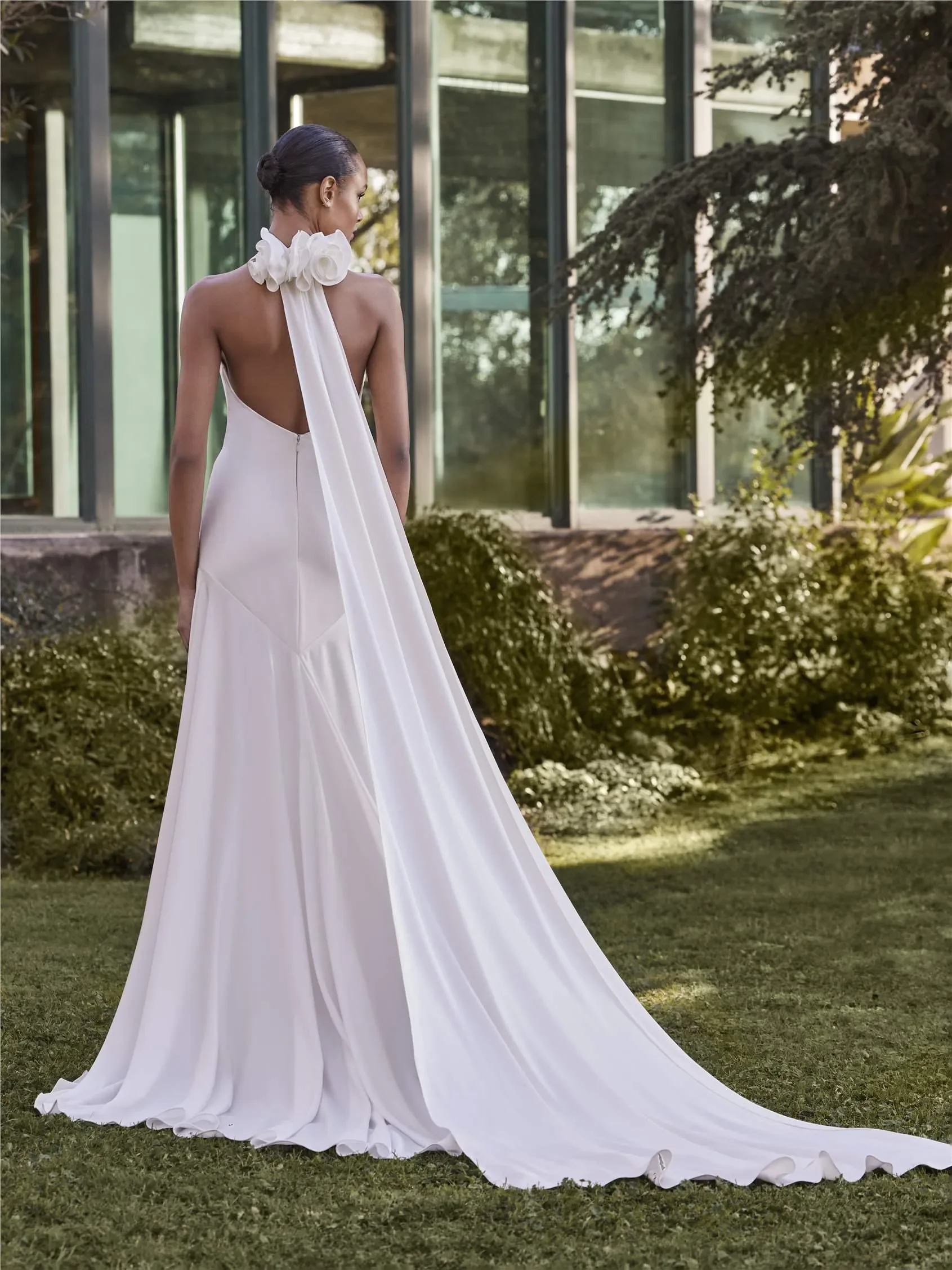 BACKLESS