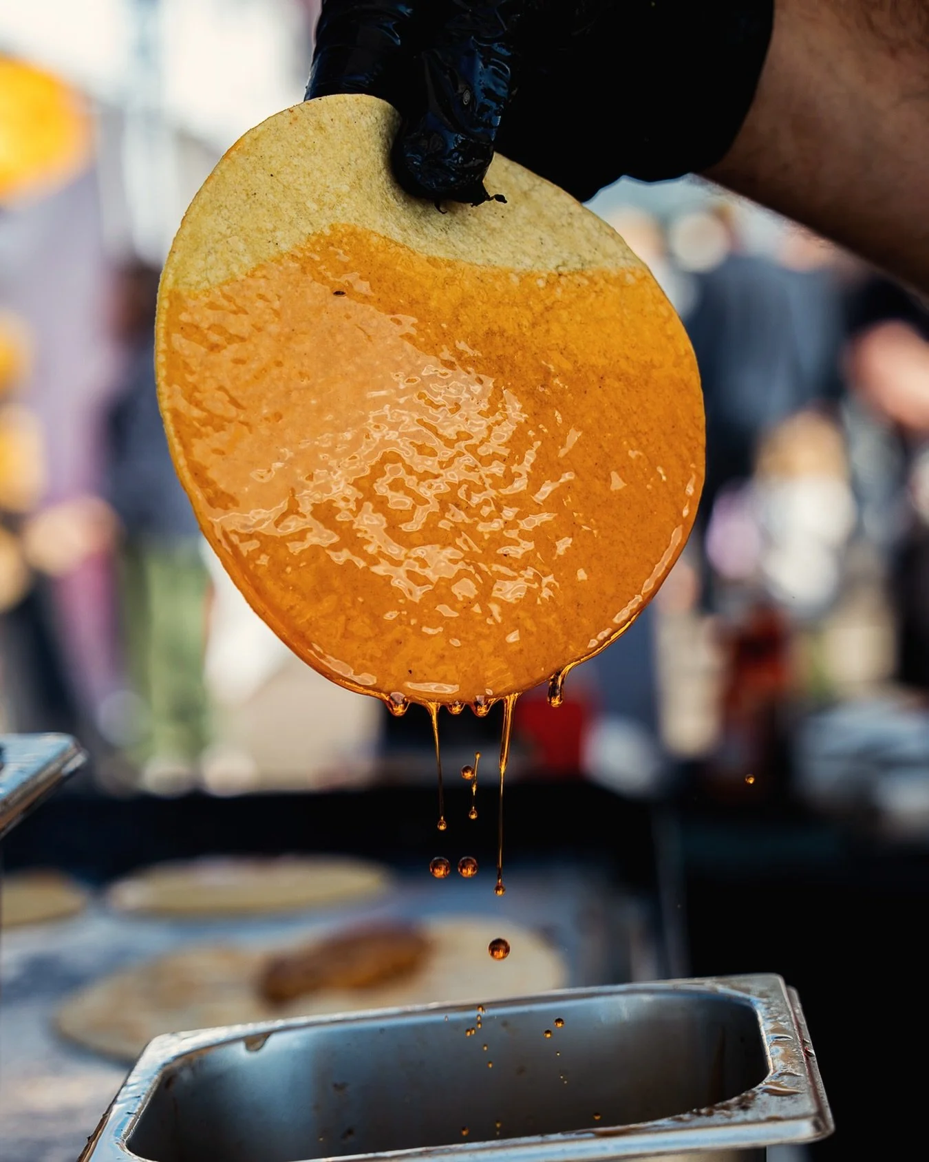How do we grill our tacos?

Properly.

Using 100% beef tallow, naturally rendered from our brisket and infused with the rich flavour of our house-made birria paste.

🌮 Seed oil free
🔥 Naturally made
🥩 Full of flavour

Taste the difference!