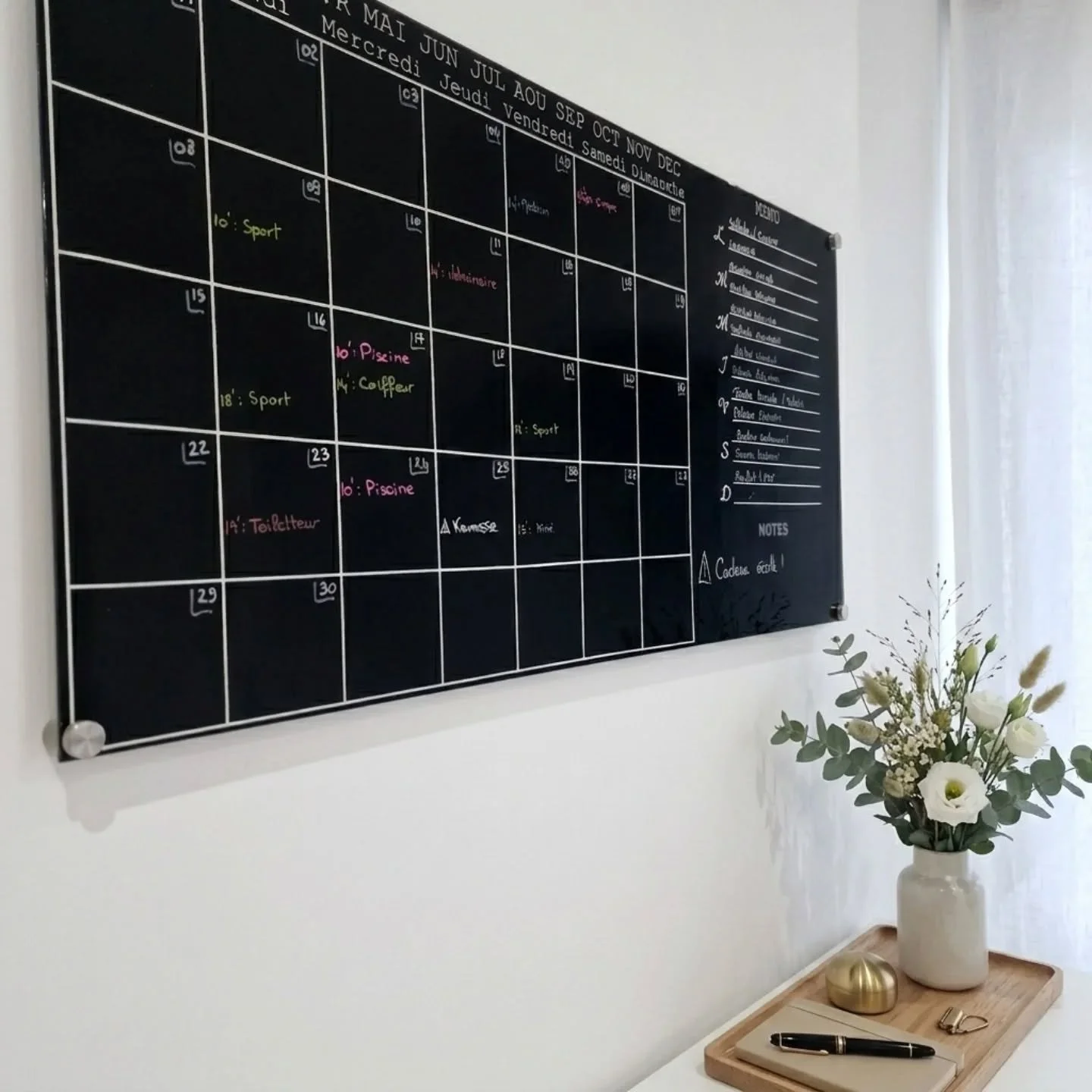 ​Le secret des 15 minutes chrono&hellip; ⏱️

​Dans mon dernier post, je vous parlais du rituel pour mettre &agrave; jour notre tableau. Mon astuce ultime pour que ce soit rapide et ultra-visuel ? 
Une couleur par personne ! 🎨

​Chacun ses feutres, c