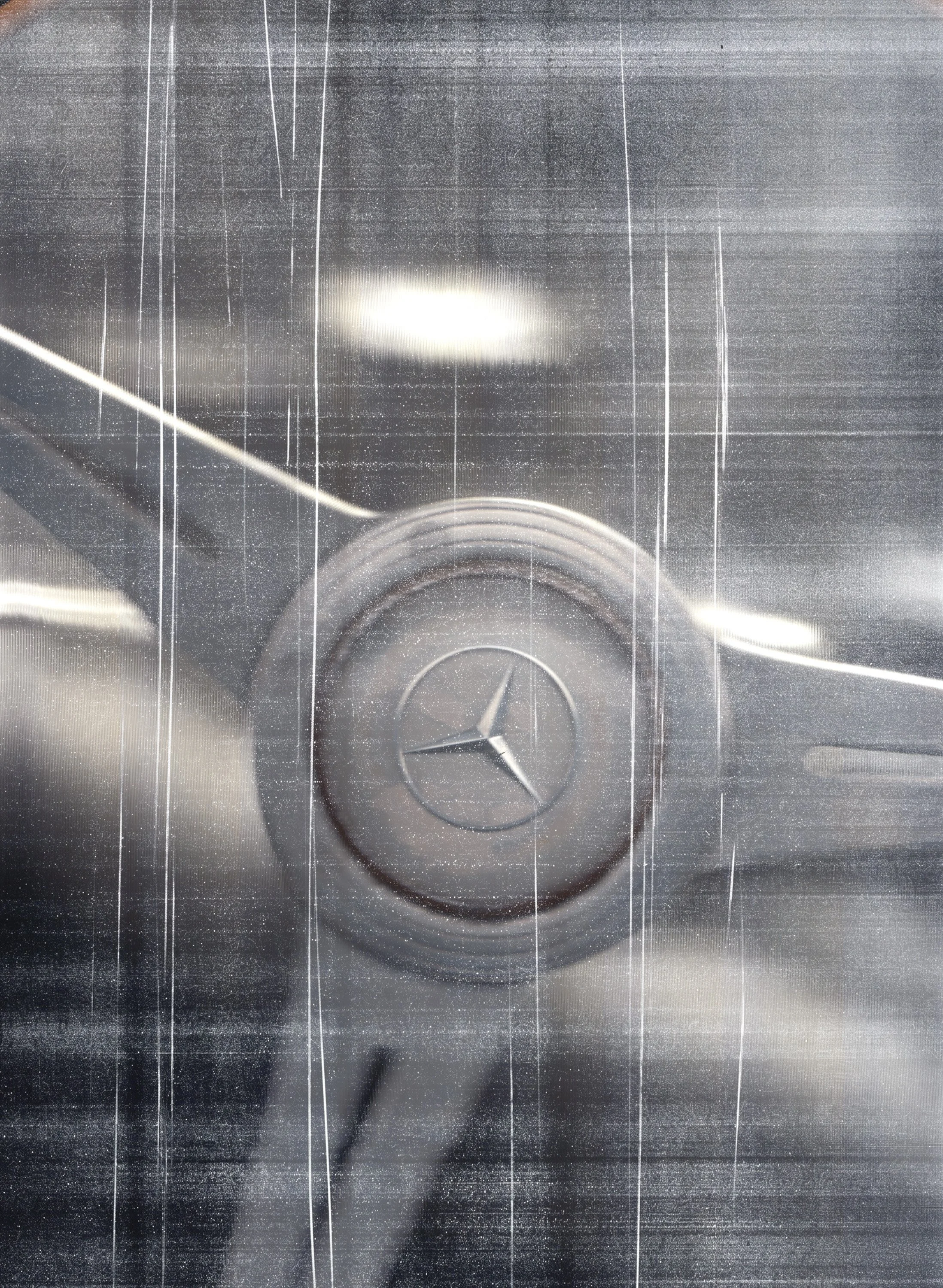 „Hochwertige, individuelle Studiofotografie für besondere Fahrzeuge: Mercedes 300 SL Flügeltürer, Ferrari 250 GTO, Bugatti, Bentley u.v.m. Jetzt bespoke Automobilfotos anfragen!"