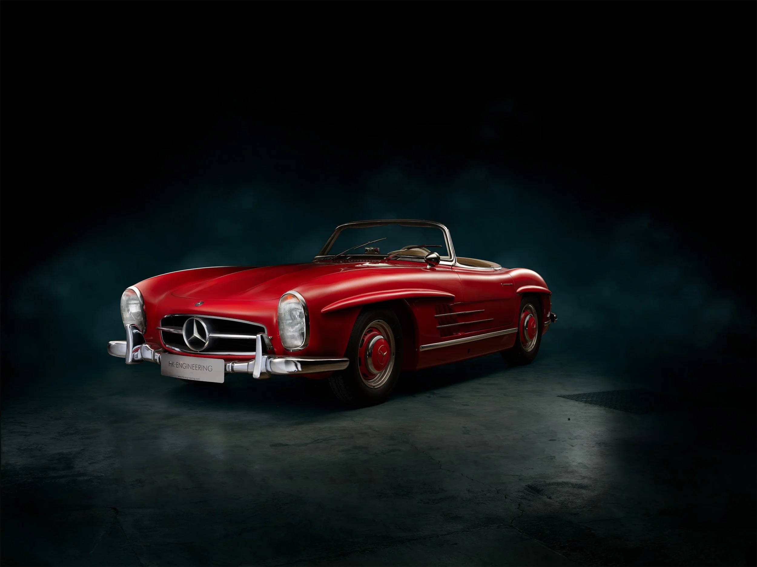 „Hochwertige, individuelle Studiofotografie für besondere Fahrzeuge: Mercedes 300 SL Flügeltürer, Ferrari 250 GTO, Bugatti, Bentley u.v.m. Jetzt bespoke Automobilfotos anfragen!"