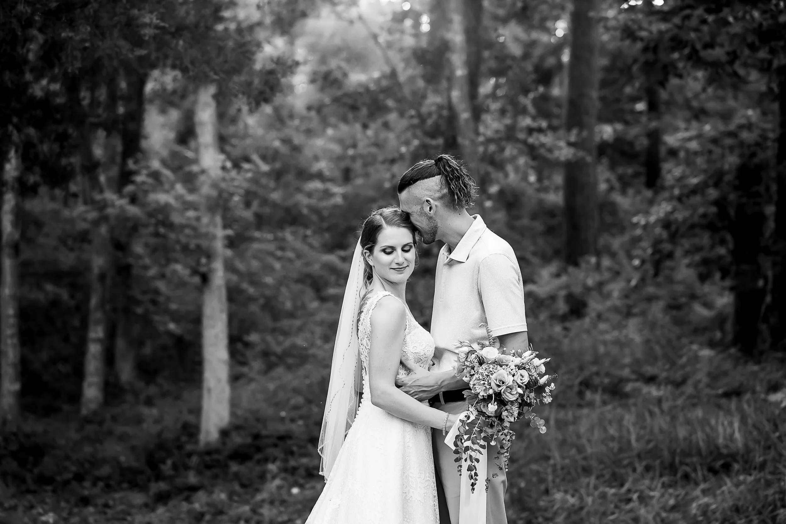 Black and white photo of bride and groom eloping in the low country of wilmington nc