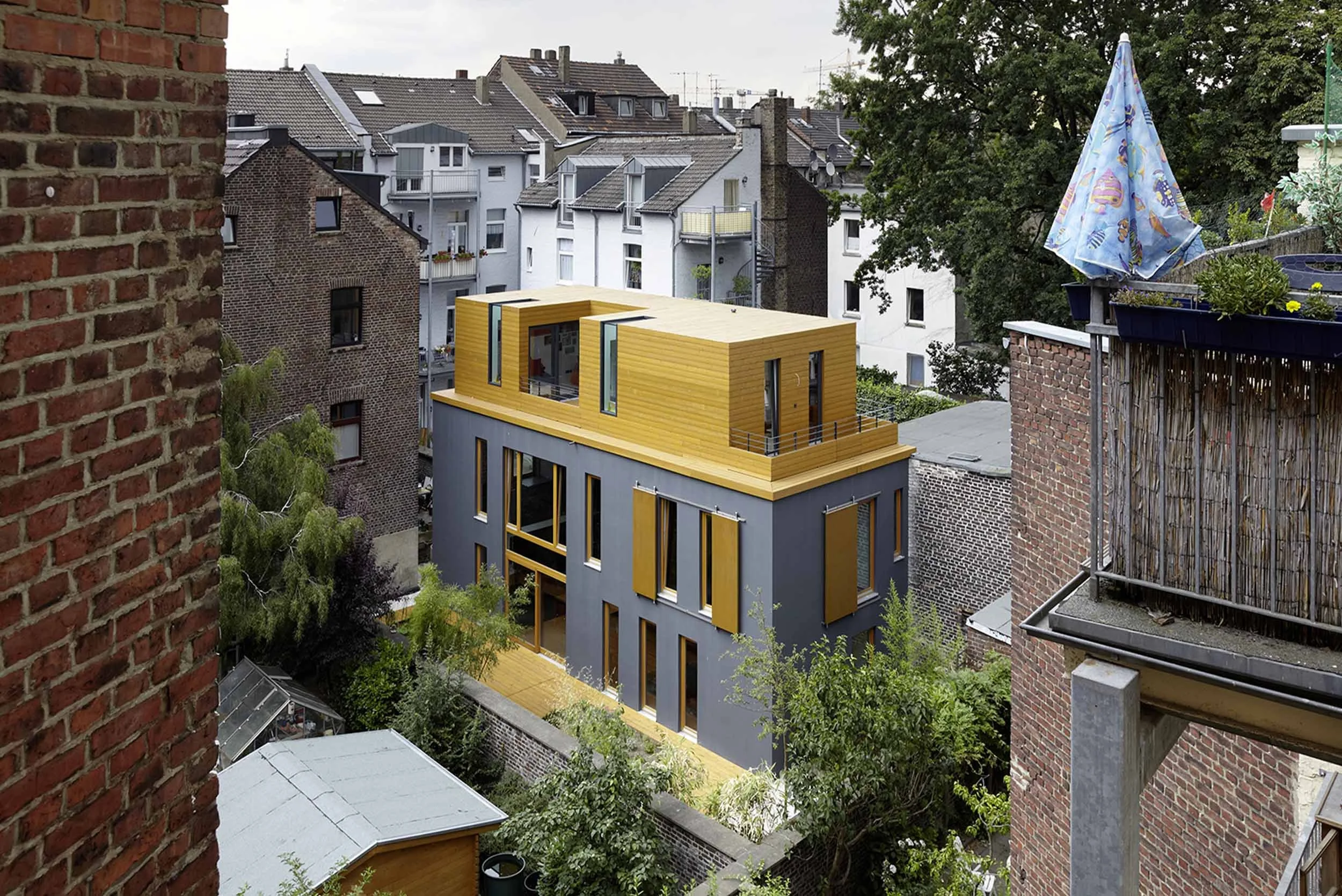 Hinterhofbebauung.jpg