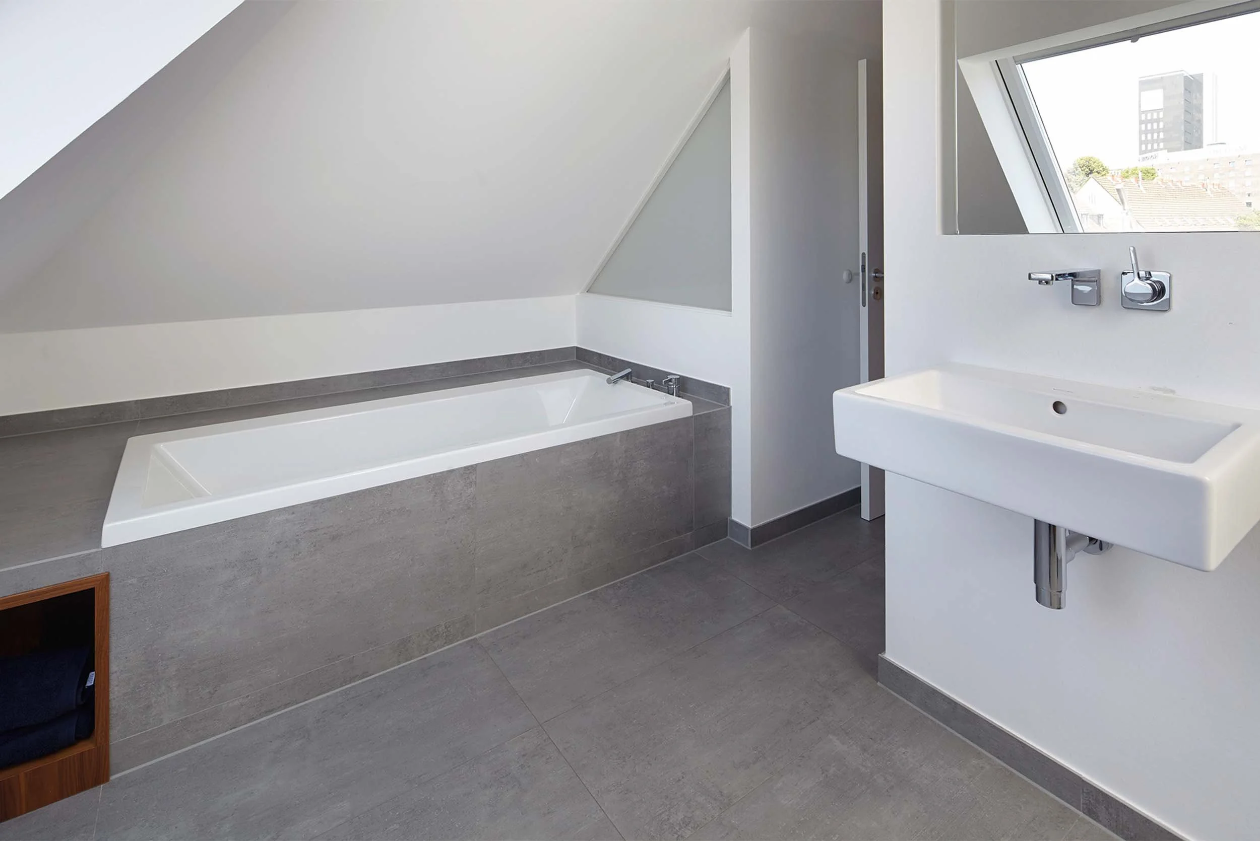 Bad im ausgebauten Spitzboden.jpg