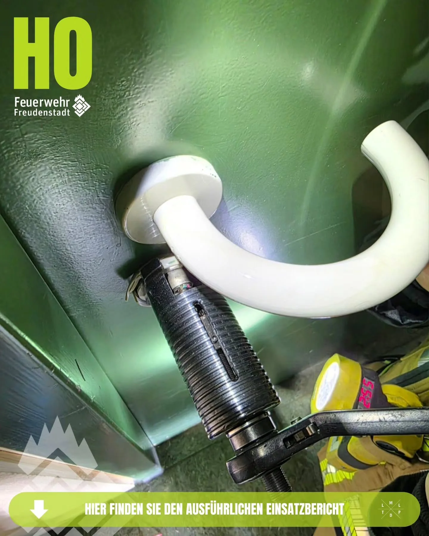 📟 Einsatz Nr. 146/2026

📟 H0 T&uuml;re &ouml;ffnen
📆 25.08.2026, 08:48 Uhr 
📍 Rappenstra&szlig;e, Freudenstadt
🚨 Abteilung Freudenstadt
🚒 HLF 1/46

ℹ️ Am Dienstagmorgen wurden wir zu einer T&uuml;r&ouml;ffnung alarmiert. 
Eine Zimmert&uuml;re w