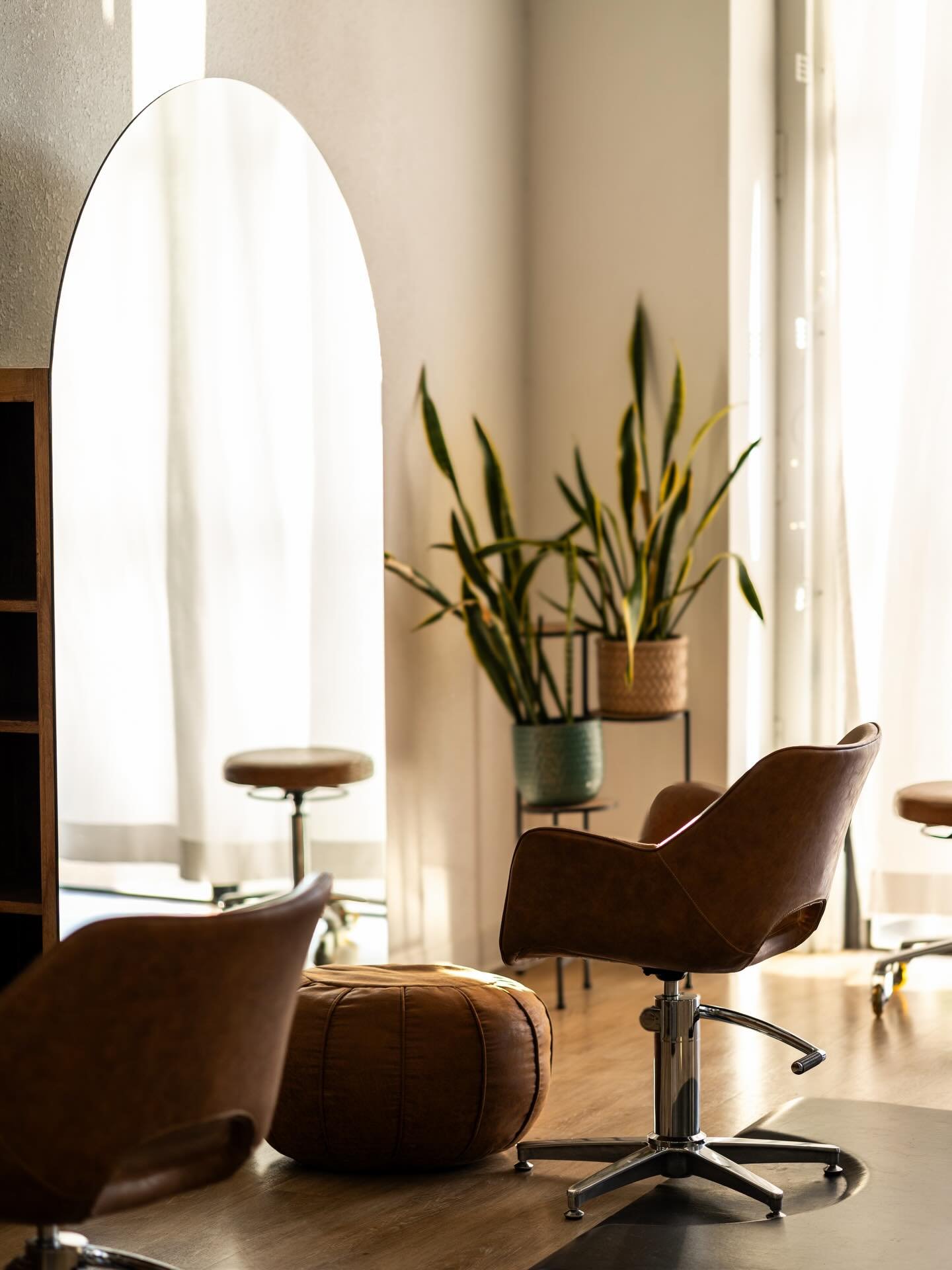 ✨ Welcome to Casa Bonita Salon Co. ✨
A space where beauty, comfort, and confidence come together. From the moment you sit in our chair, it&rsquo;s all about you&mdash;your style, your story, your glow.
We&rsquo;ve created more than just a salon&helli