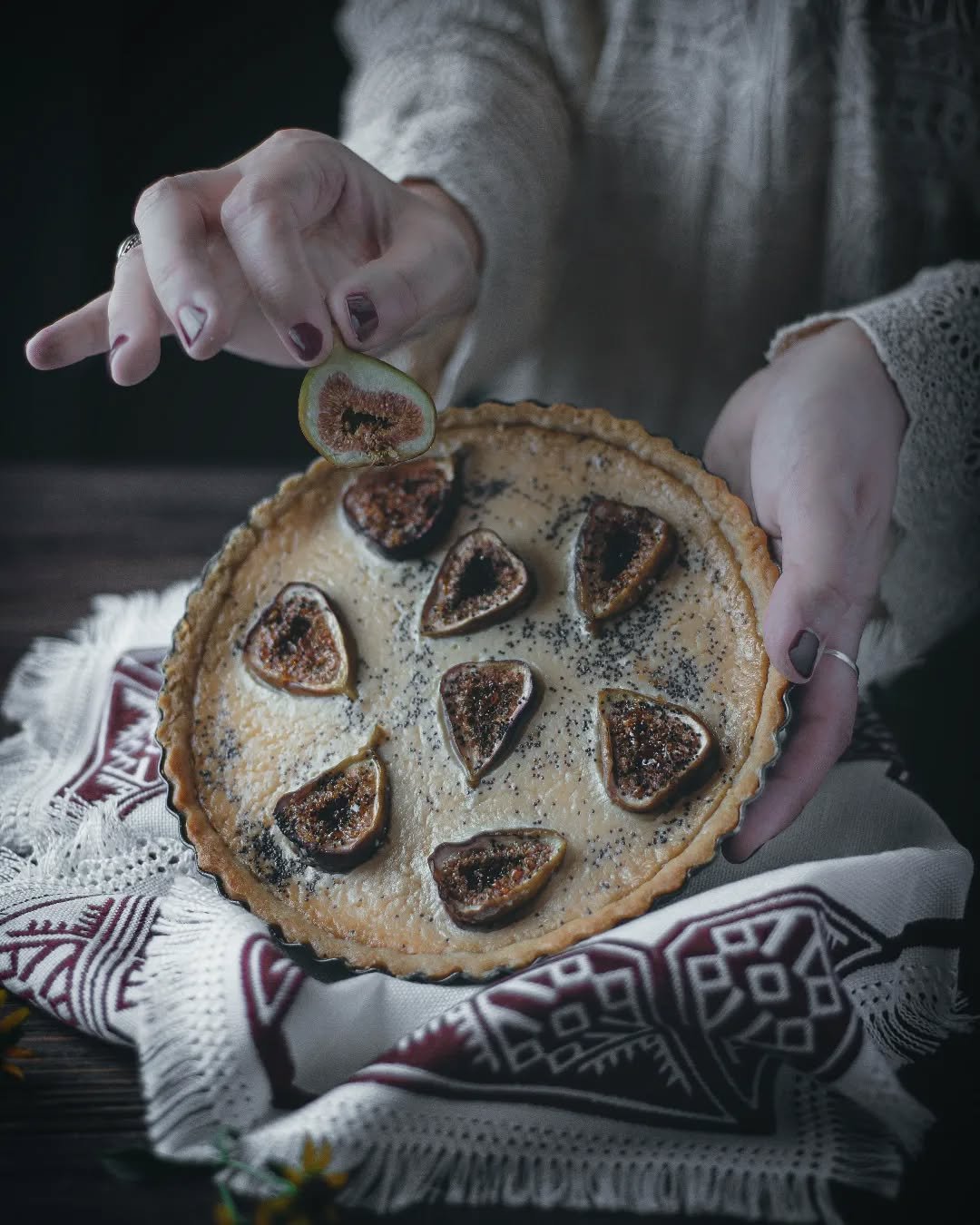 Harking back to a Dalmatian fig tart, nails I don't ever have, and some beautiful light...

Happy Birthday, Lou (that's REED).

#thedalmatiandaughter #foodblogfeed #foodartproject #foodwriter #foodphotographer #foodphotography #moodygrams #darkfoodph