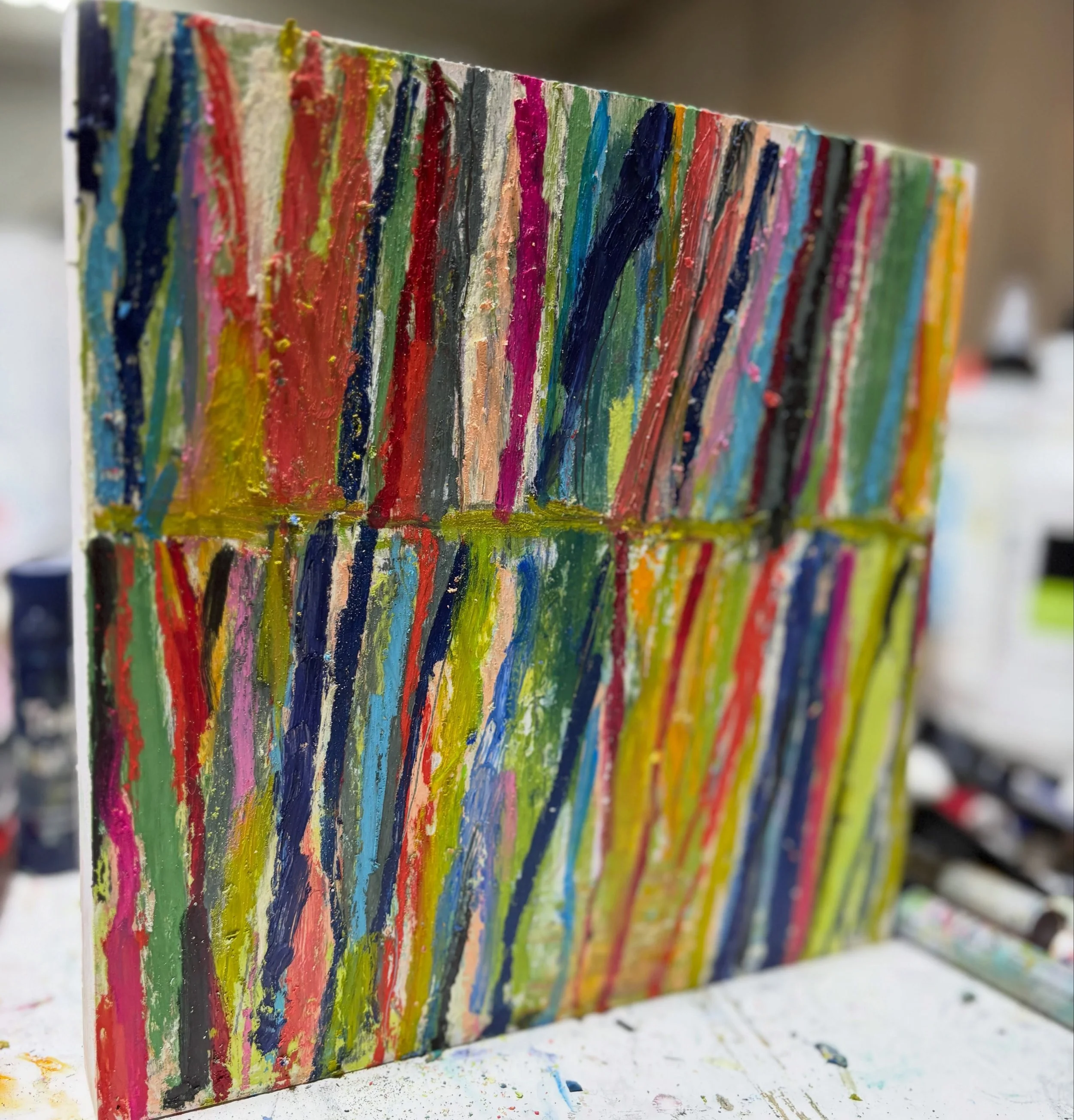This textural small oil painting is having out on my shop. It&rsquo;s so pretty with all the yummy strokes of oil sticks it&rsquo;s on a chunky canvas and measures 8&rdquo;x8&rdquo;
I have the direct link in my stories to make finding it easier. 

Mi