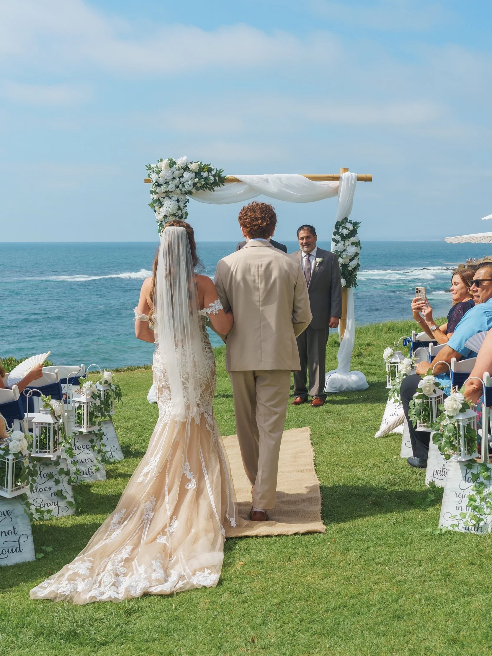 A perfect day at Cuvier Park for Courtney and Joel ✨ Ocean views, happy tears, and all of their favorite people in one place. It doesn&rsquo;t get much better than that. Congrats to the newlyweds! 

#CuvierPark #sandiegowedding #socalvows #California