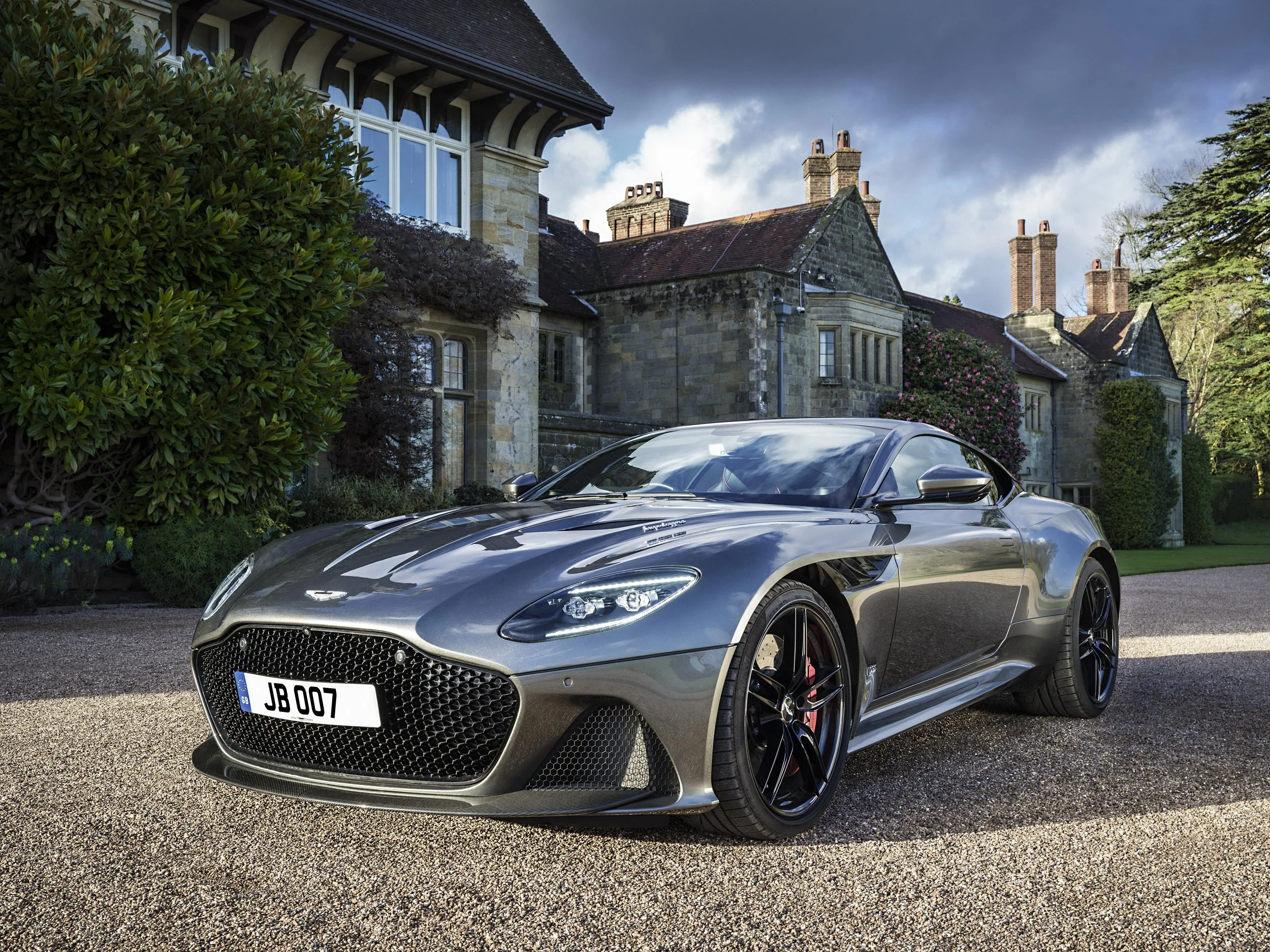 Aston Martin DBS Super Leggera 001.jpg