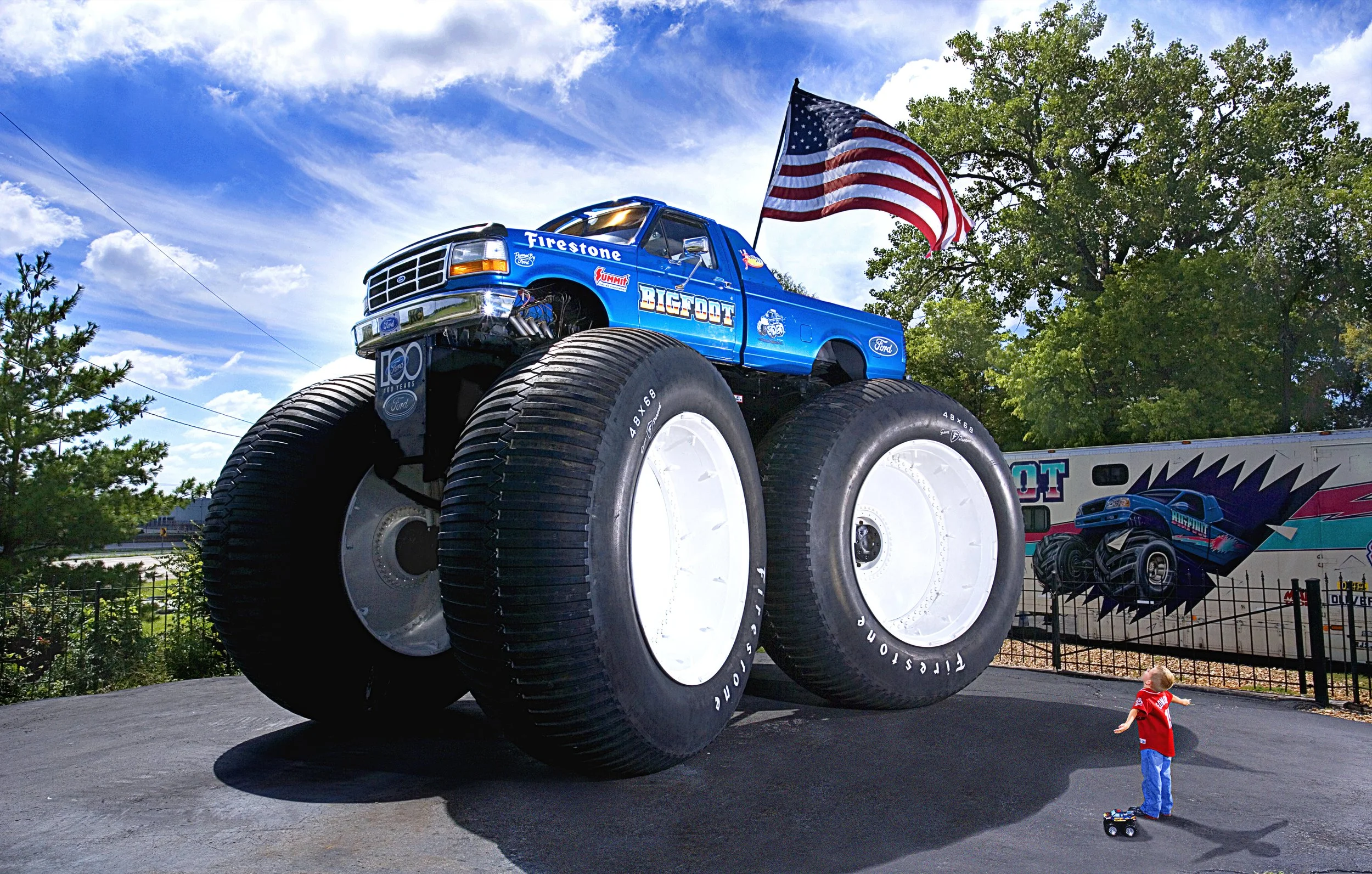 006 WORLD'S LARGEST MONSTER TRUCK.jpg
