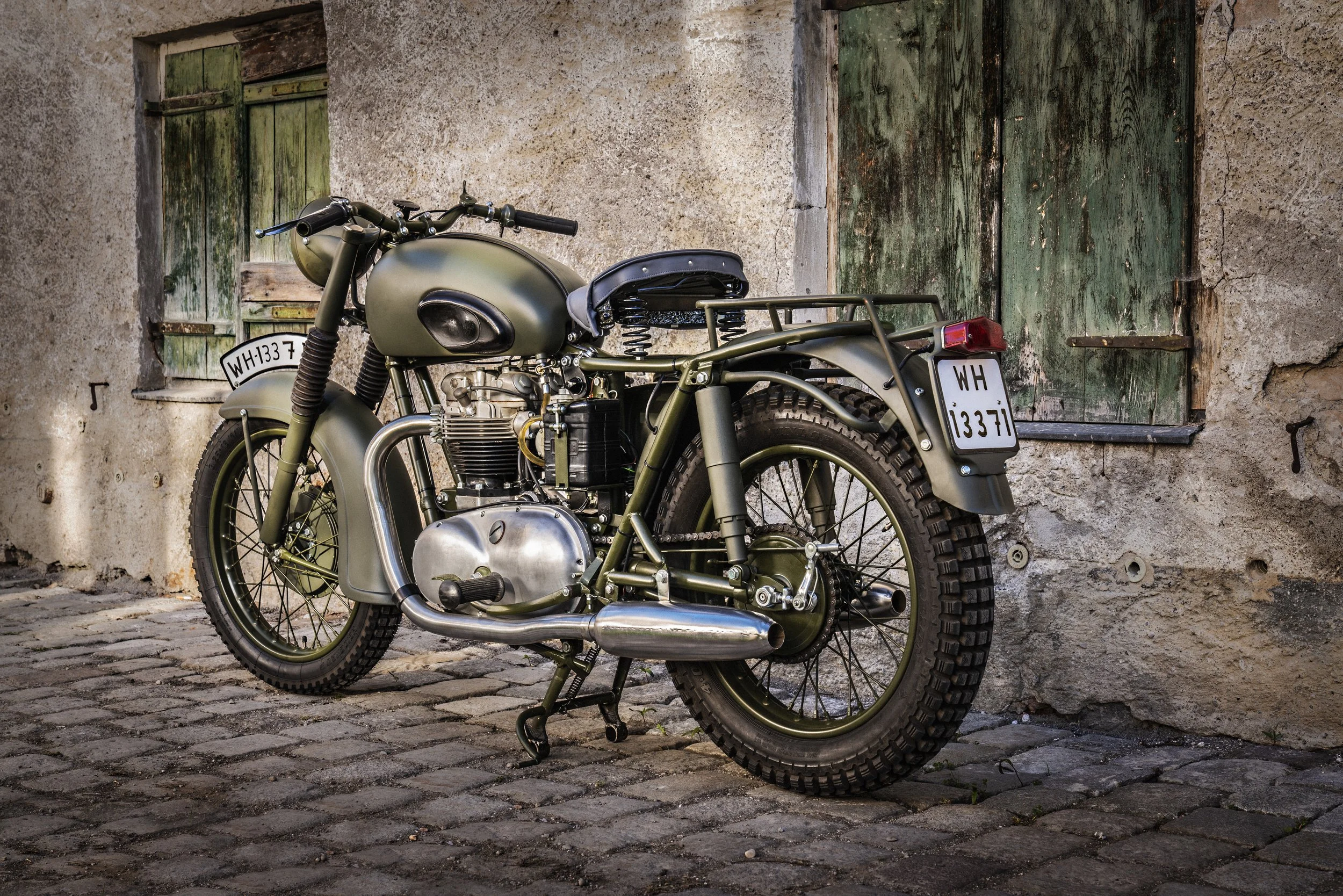Triumph TR6 Trophy 1961 - Image 2 - Fussen Germany-04440-2.jpg