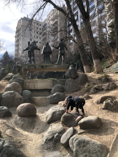 statues-mziuri.png