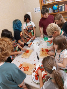 English kids cooking class