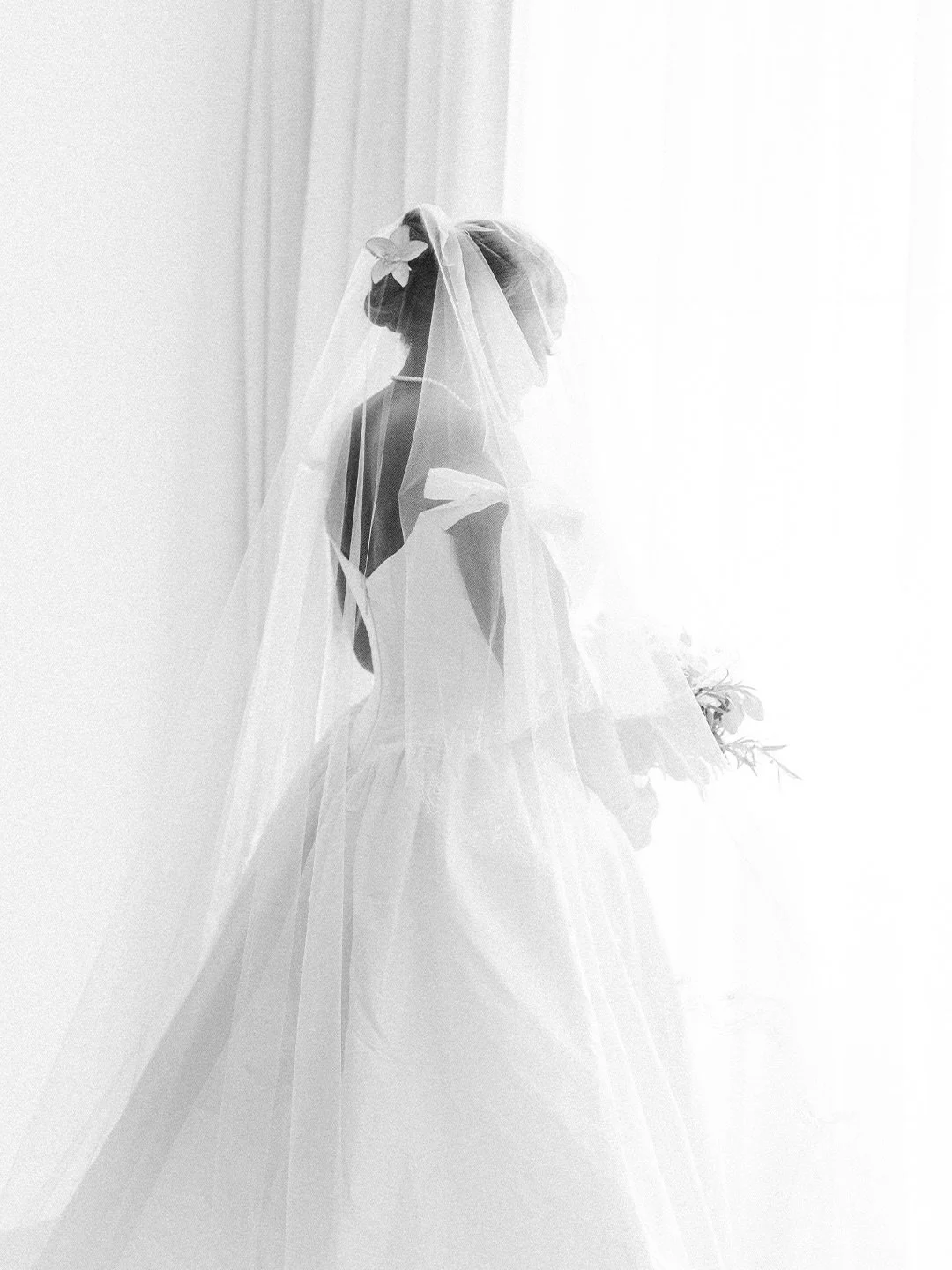 Hay fotograf&iacute;as que se pueden sentir ~

fragmentos de memoria que nos llevan de regreso, 

a ese instante donde nos sentimos vivos.

Thank you girls for inviting me to your adventure @acalderon.img @kizzdakiid 

~

Destination Wedding in Mexic